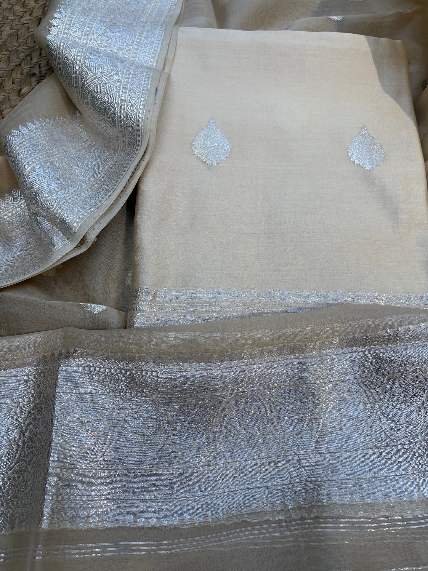 Cream Chiniya silk kurta, kora silk dupatta, plain bottom