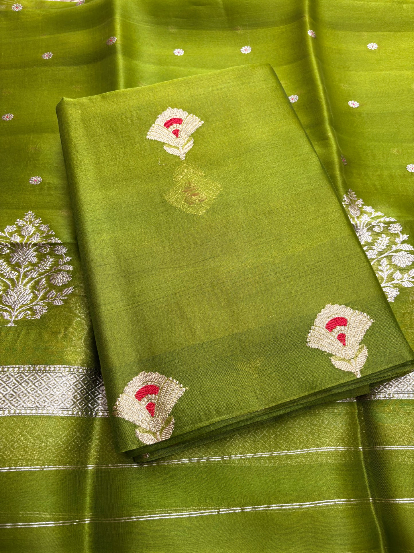 Green kora kadhwa piece suit set