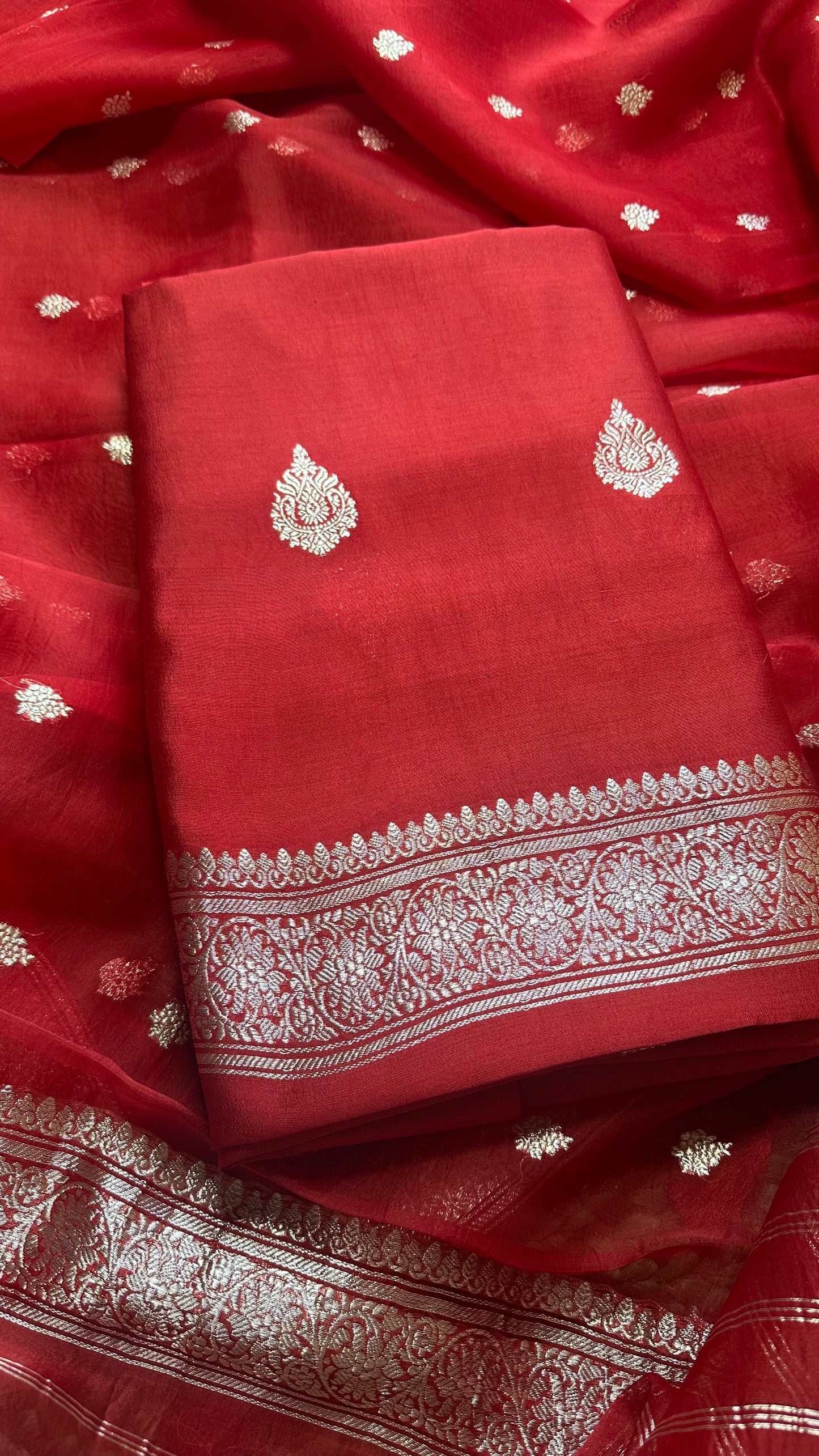 Red pure silver zari chiniya kurta, kora silver zari dupatta, plain bottom