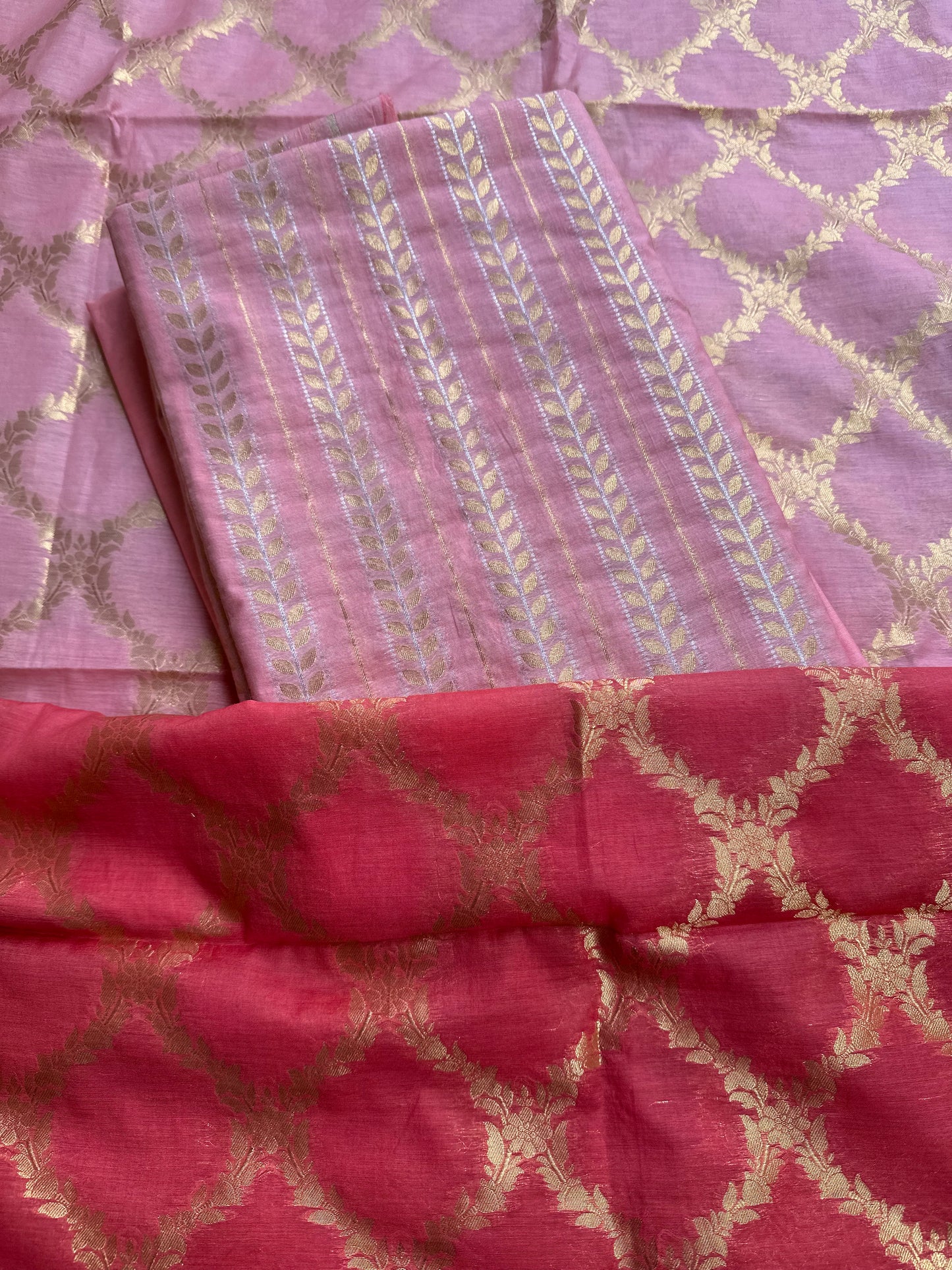 Pink chanderi kurta, shaded pink dupatta, plain bottom