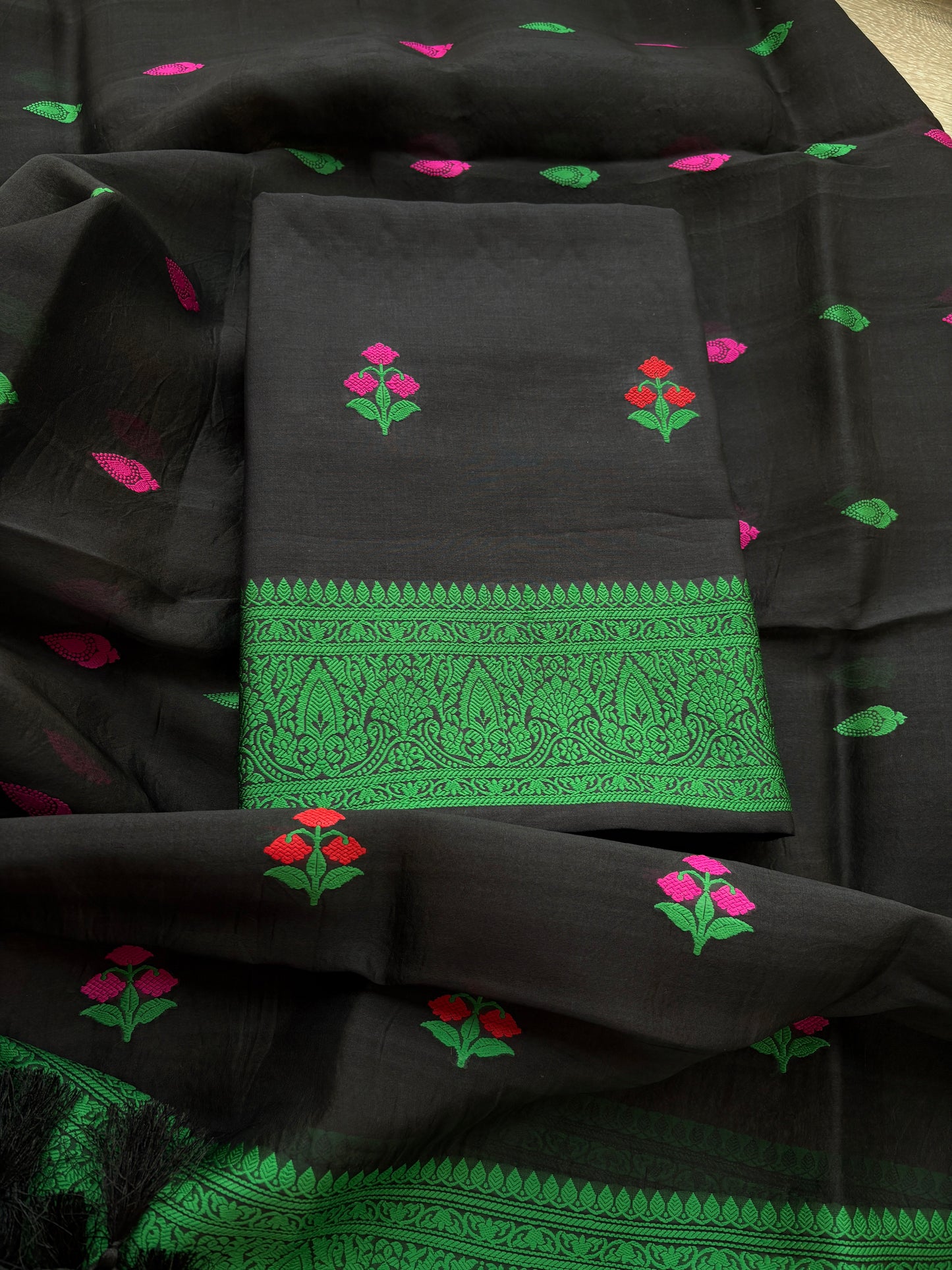 Black meenadar Chiniya kora suit set