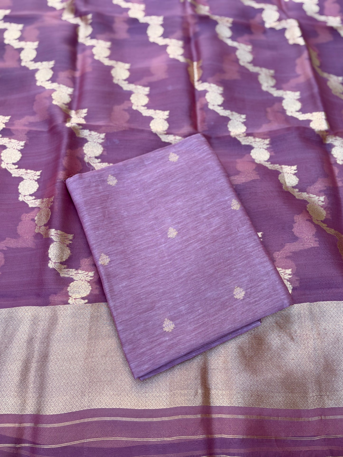 Lavender linen silk kurta, kora silk dupatta, plain bottom