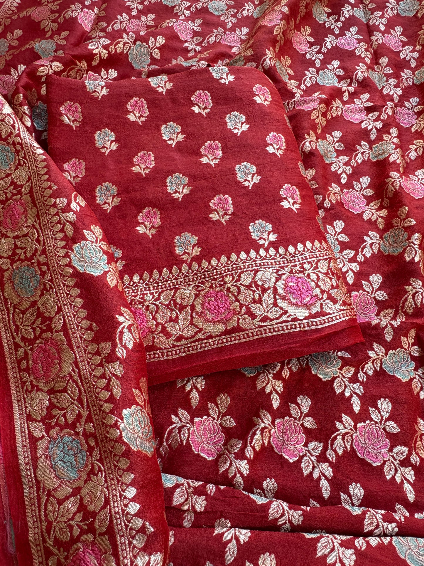 Red jaal meenadar moonga silk suit set