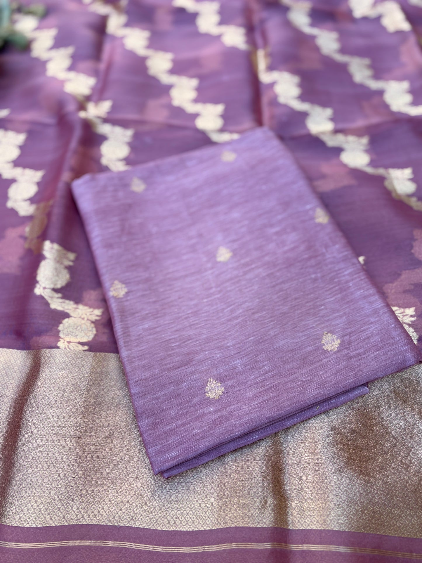 Lavender linen silk kurta, kora silk dupatta, plain bottom
