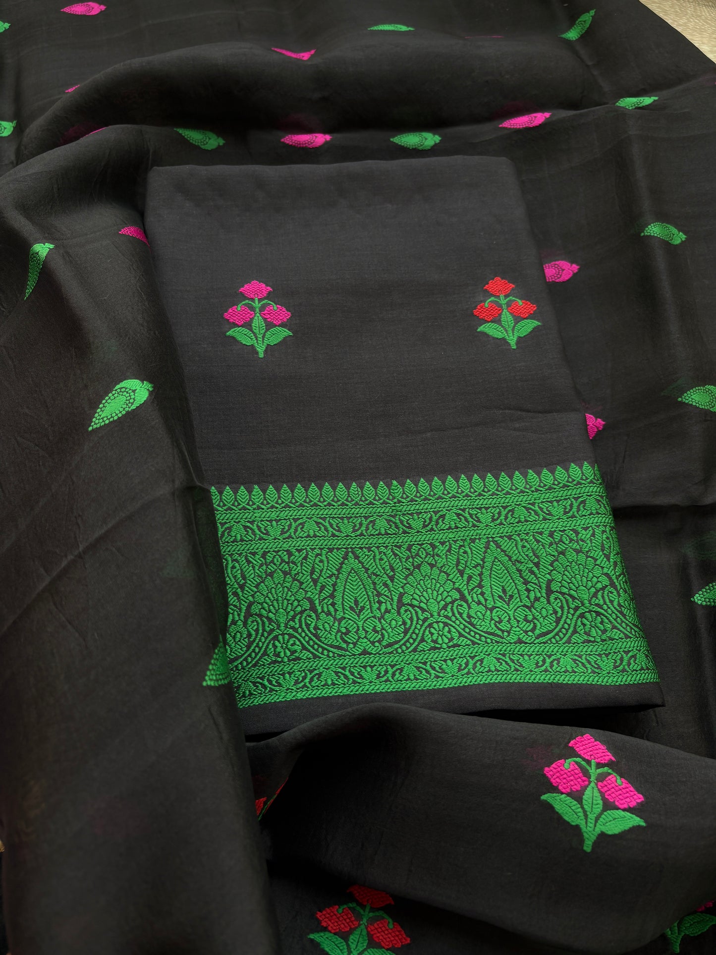 Black meenadar Chiniya kora suit set