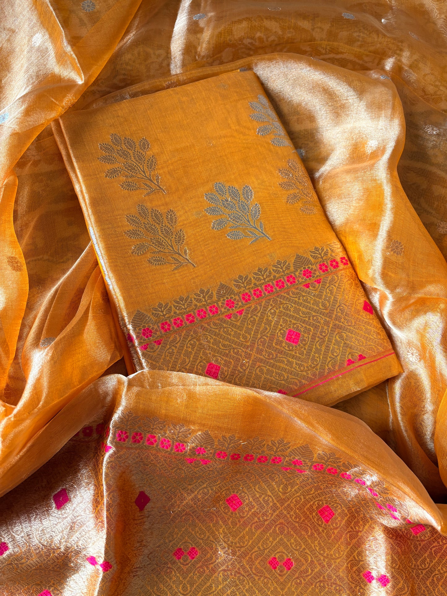 Yellow tissue kadhwa 3 piece suit set