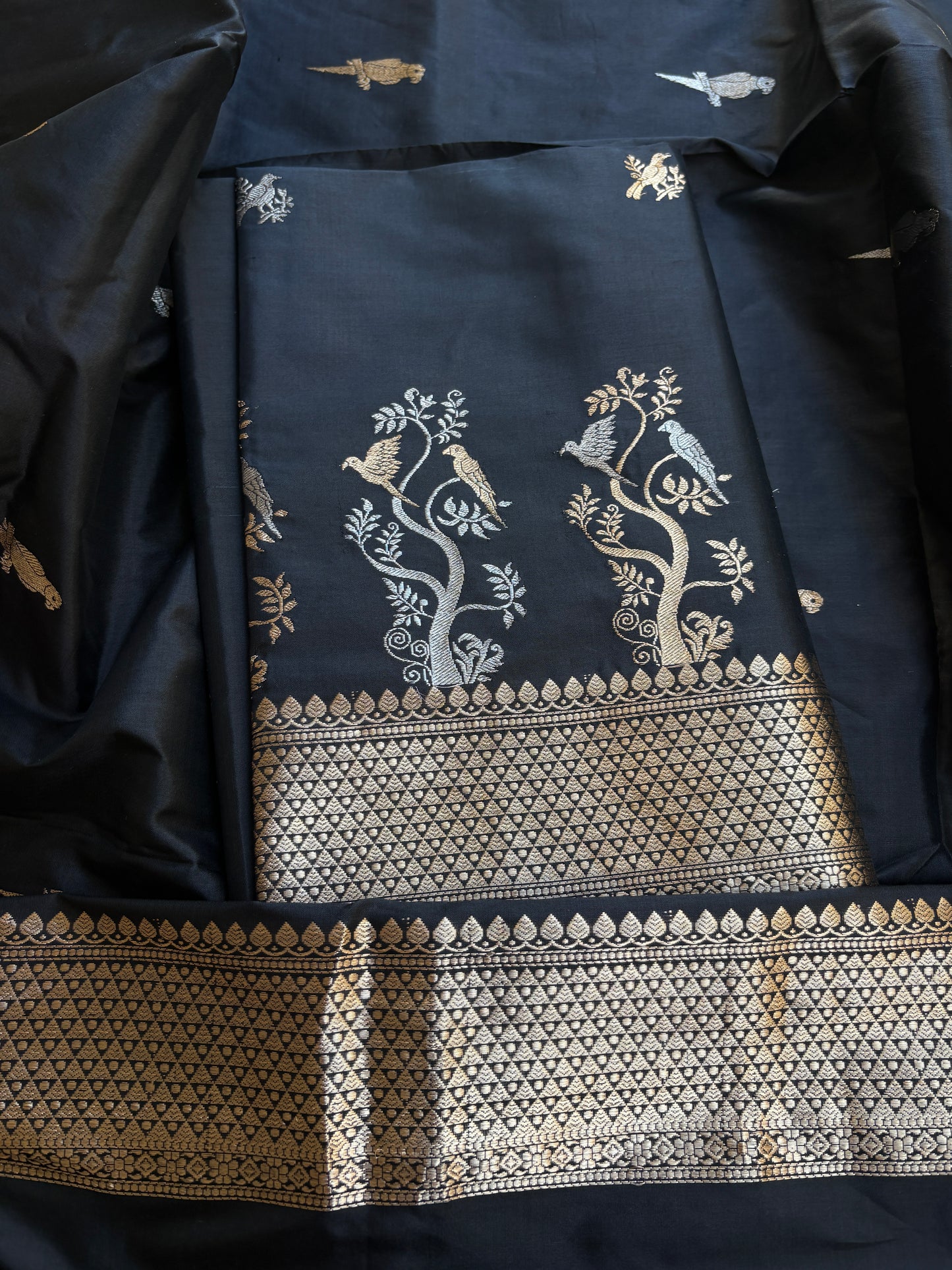 Black katan by katan figure motif suit set