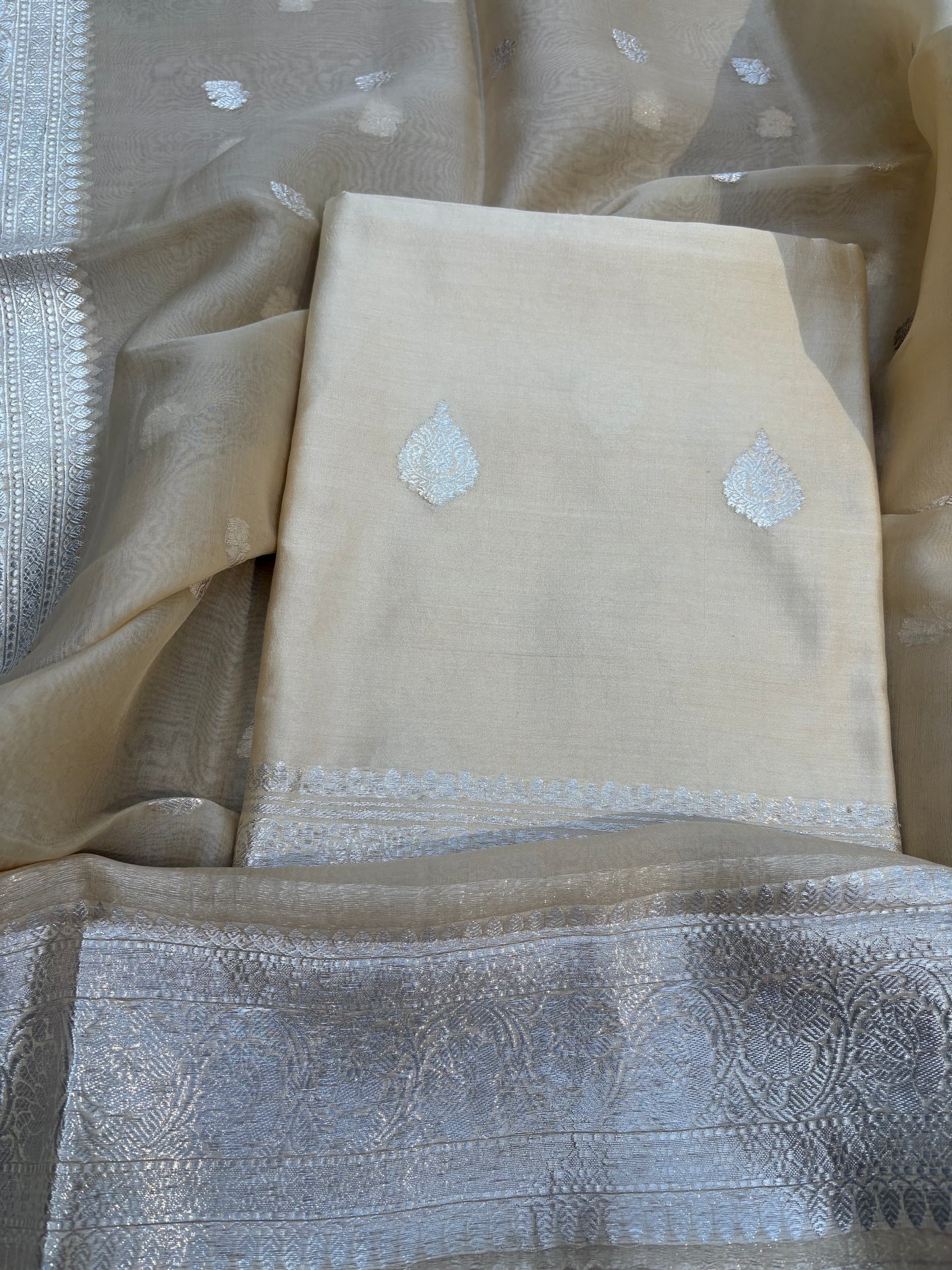 Cream Chiniya silk kurta, kora silk dupatta, plain bottom