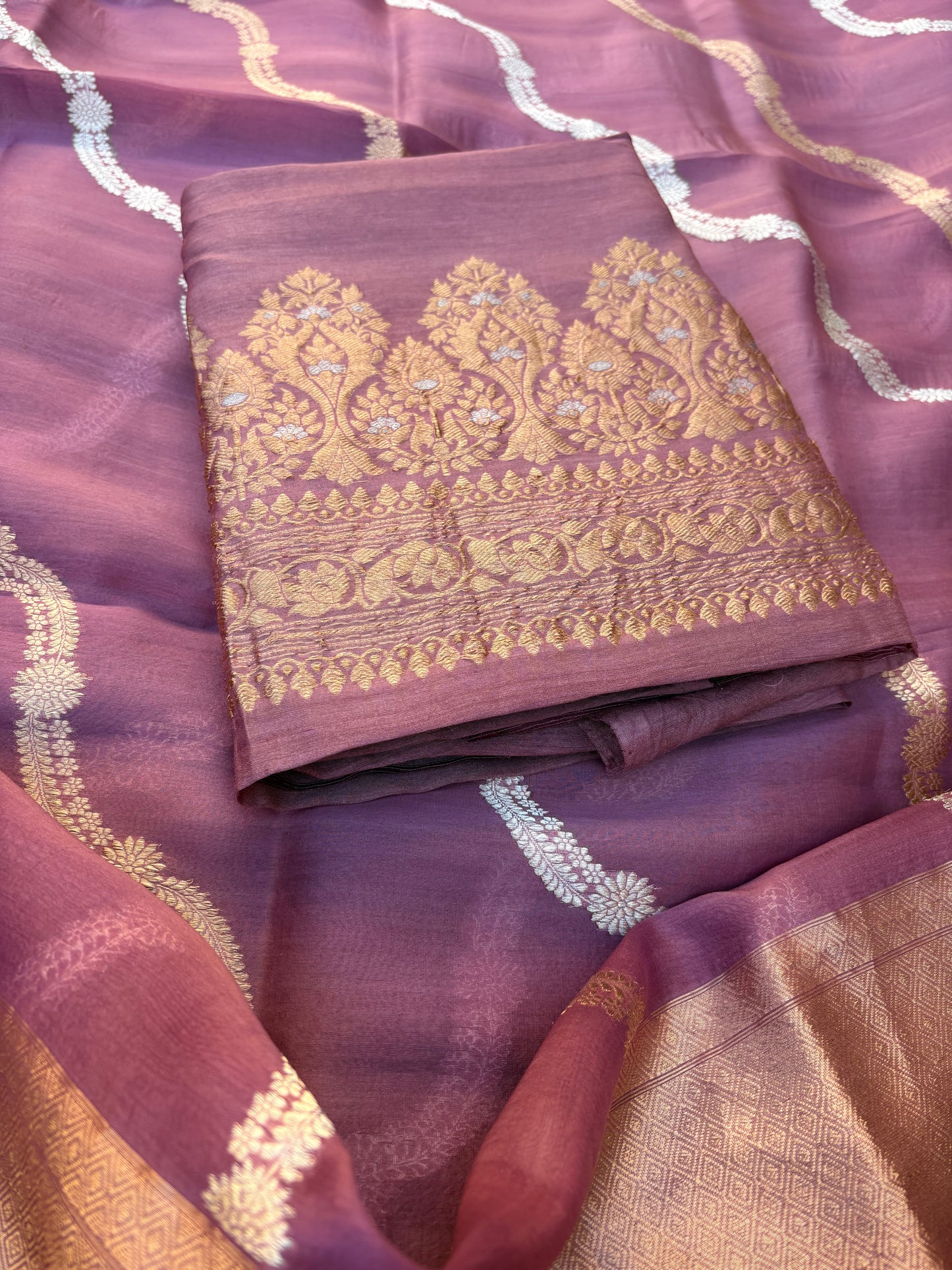 Onion pink Chiniya kora kadhwa 3 piece suit set