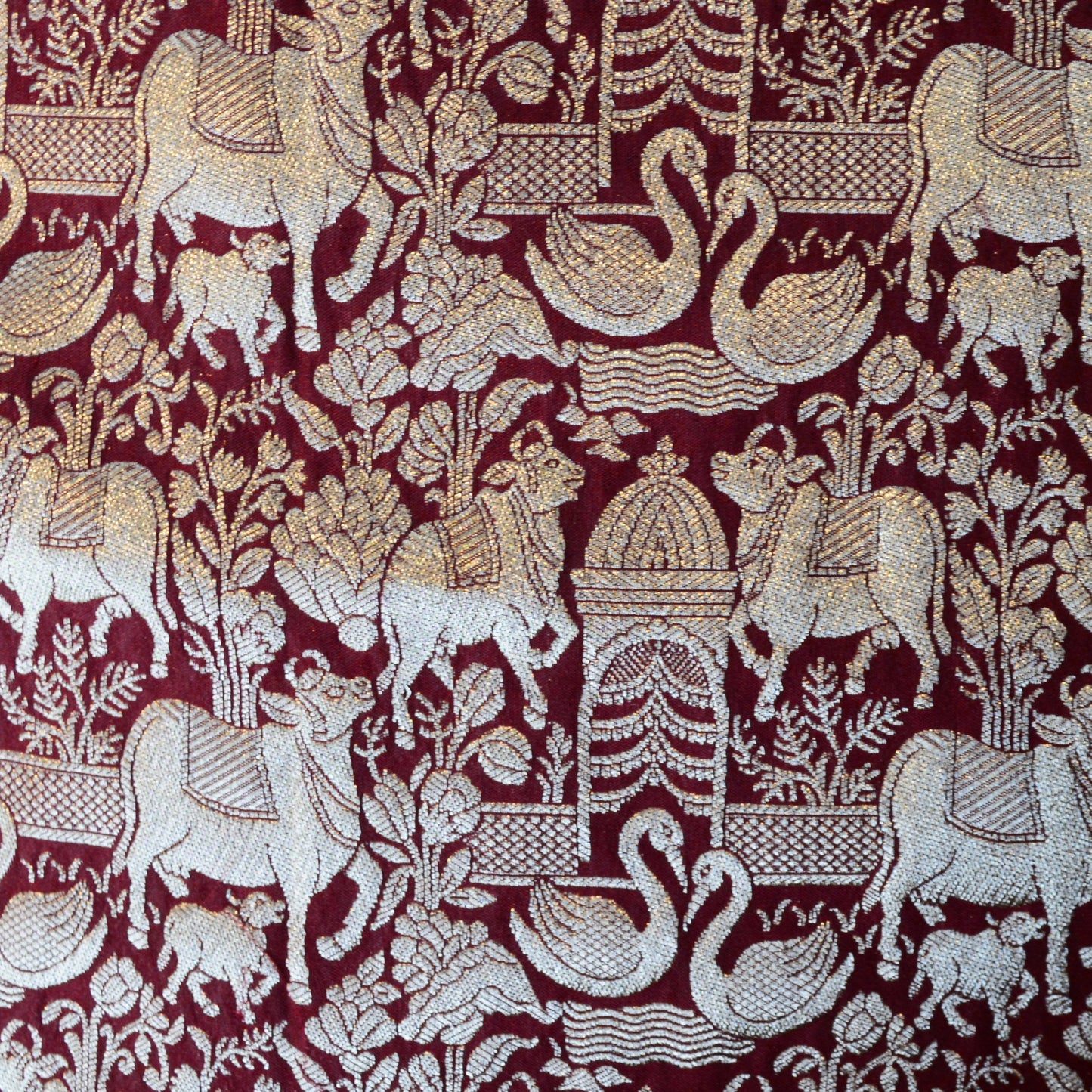 Maroon Banrasi silk shikargah dupatta