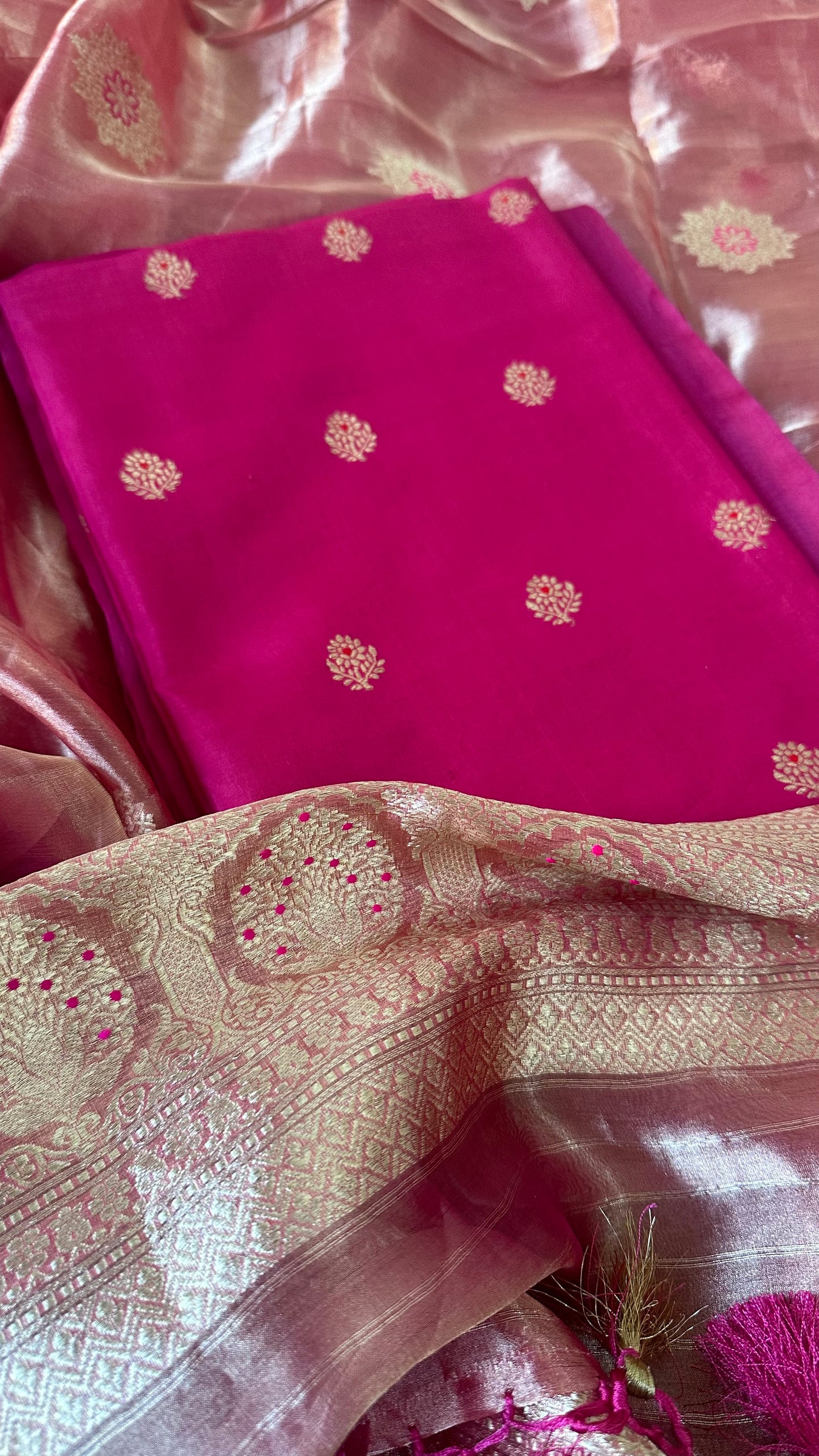 Pink chiniya kurta, plain bottom and tissue meendar dupatta.