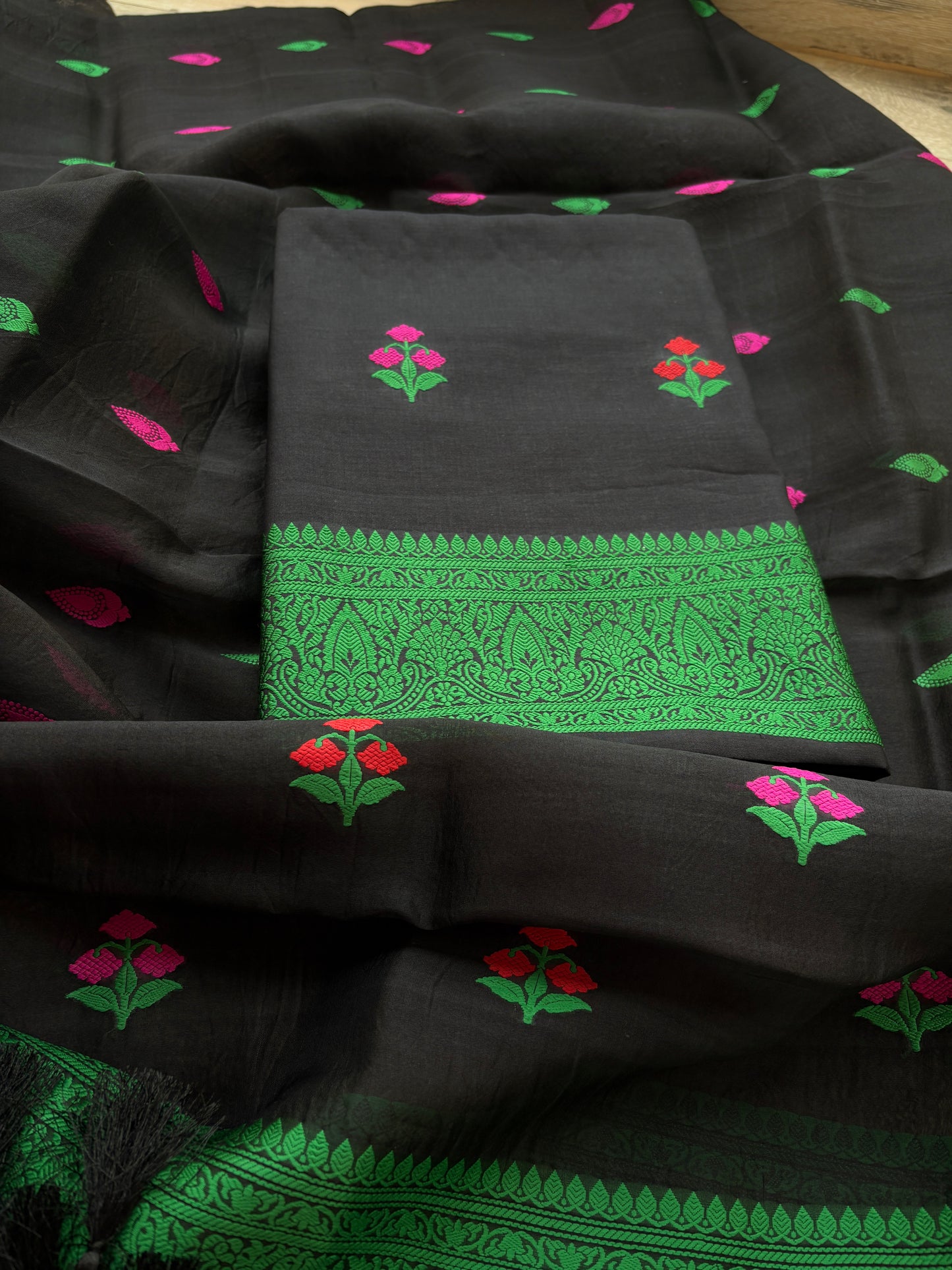 Black meenadar Chiniya kora suit set