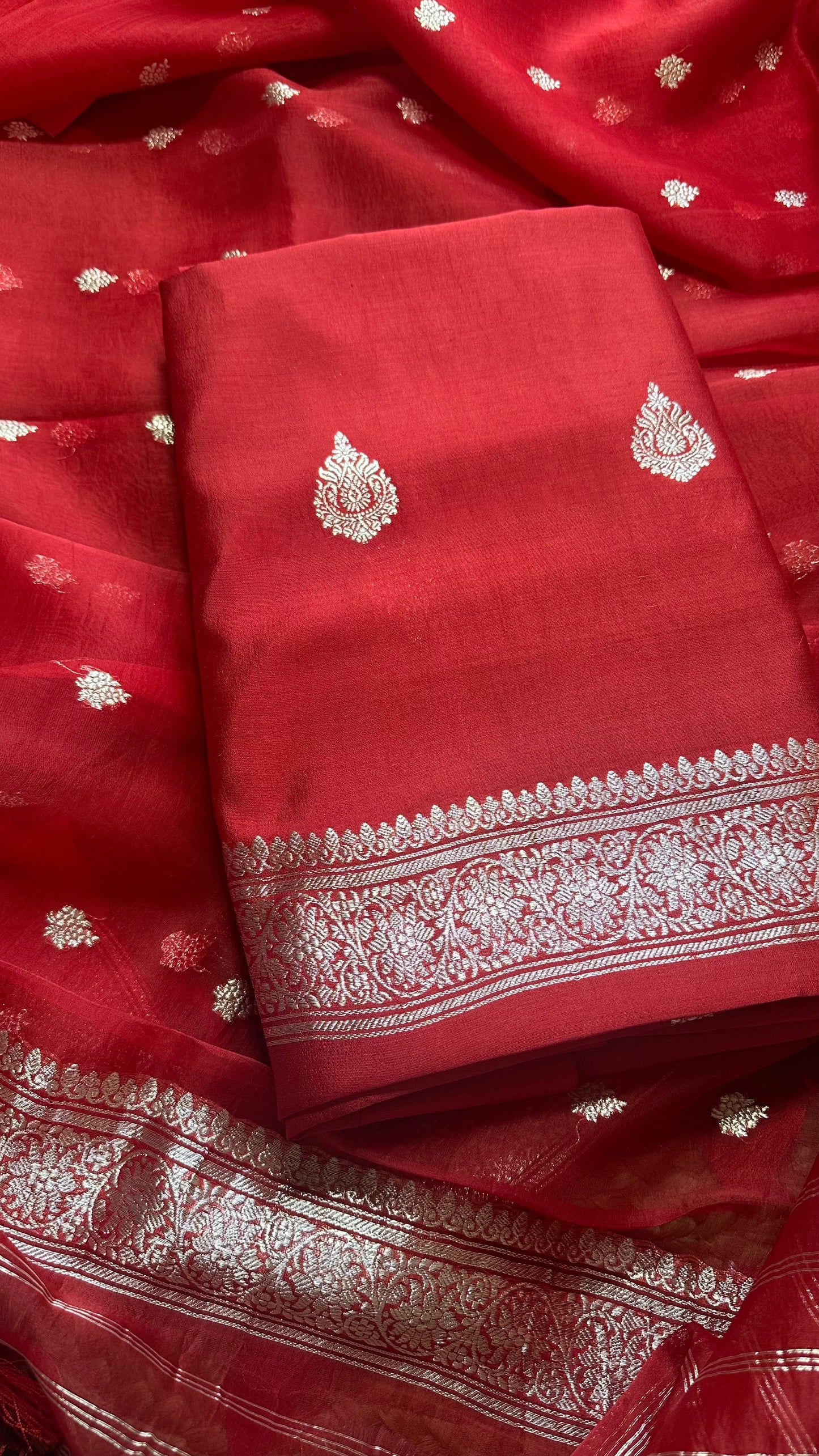Red pure silver zari chiniya kurta, kora silver zari dupatta, plain bottom