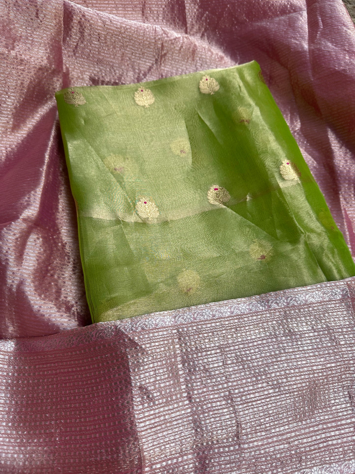 Green kadhwa tissue kurta, full weaving dupatta, plain bottom