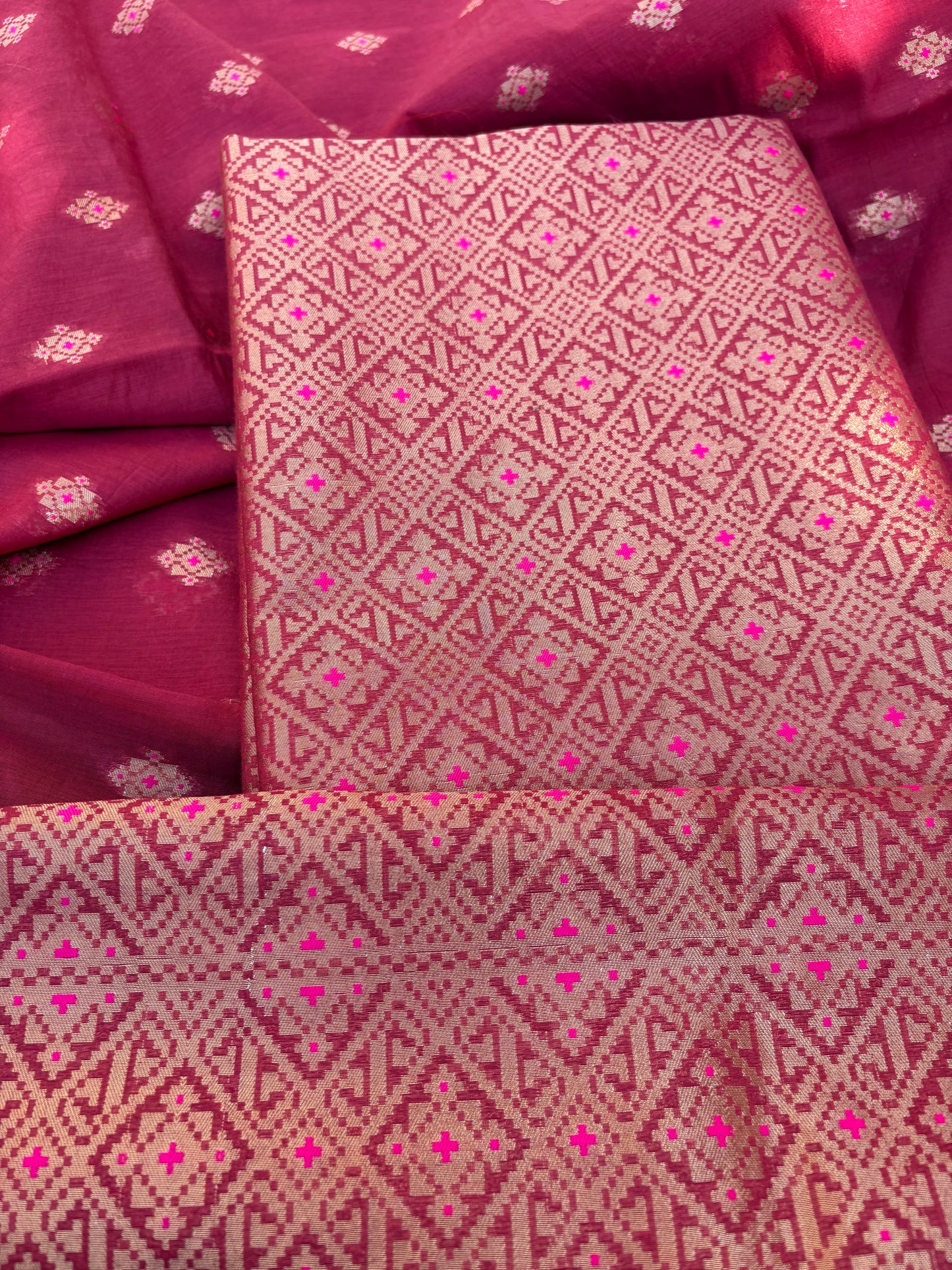 Red Chanderi jamaani weaving 3 piece suit set