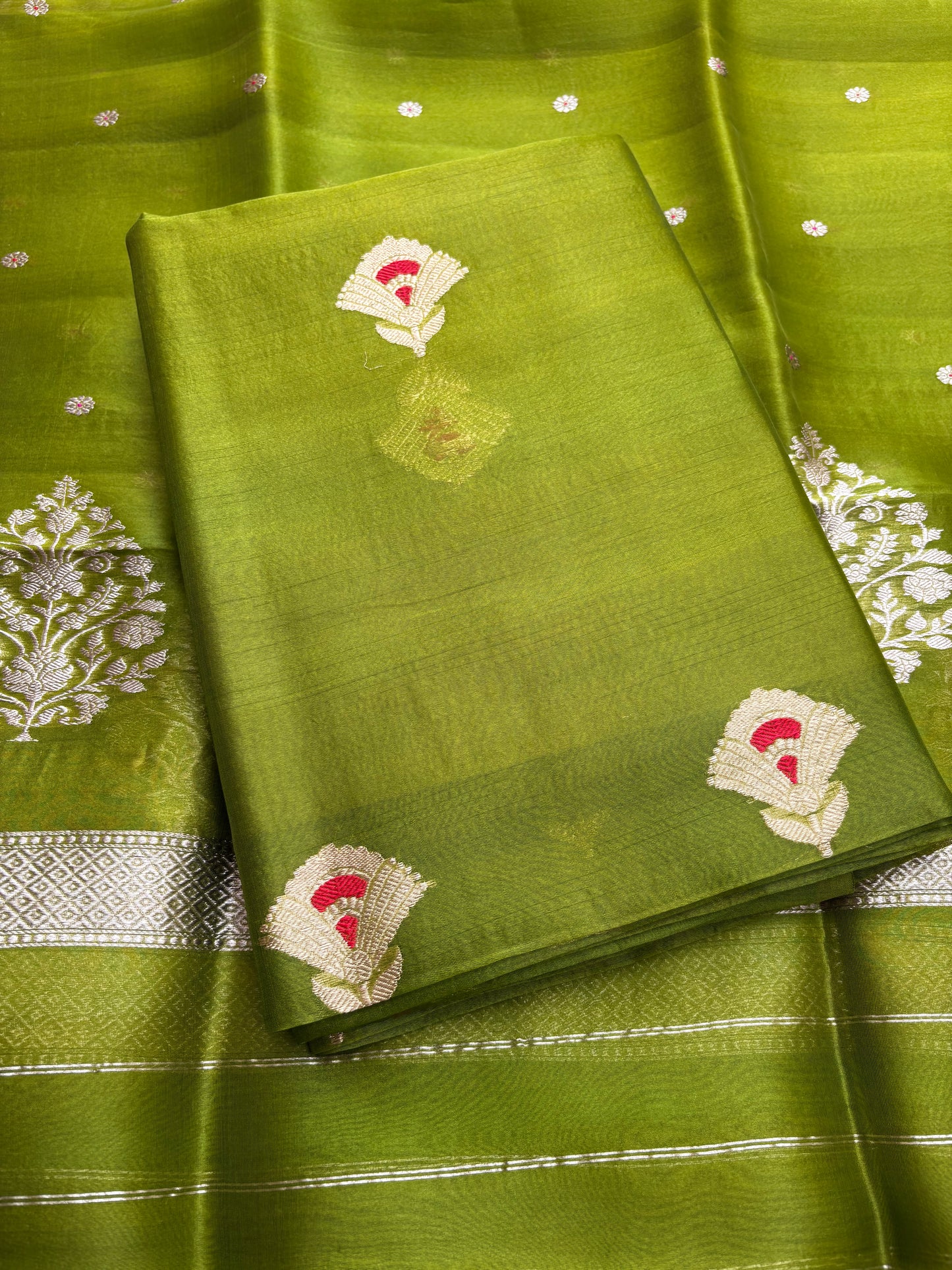 Green kora kadhwa piece suit set