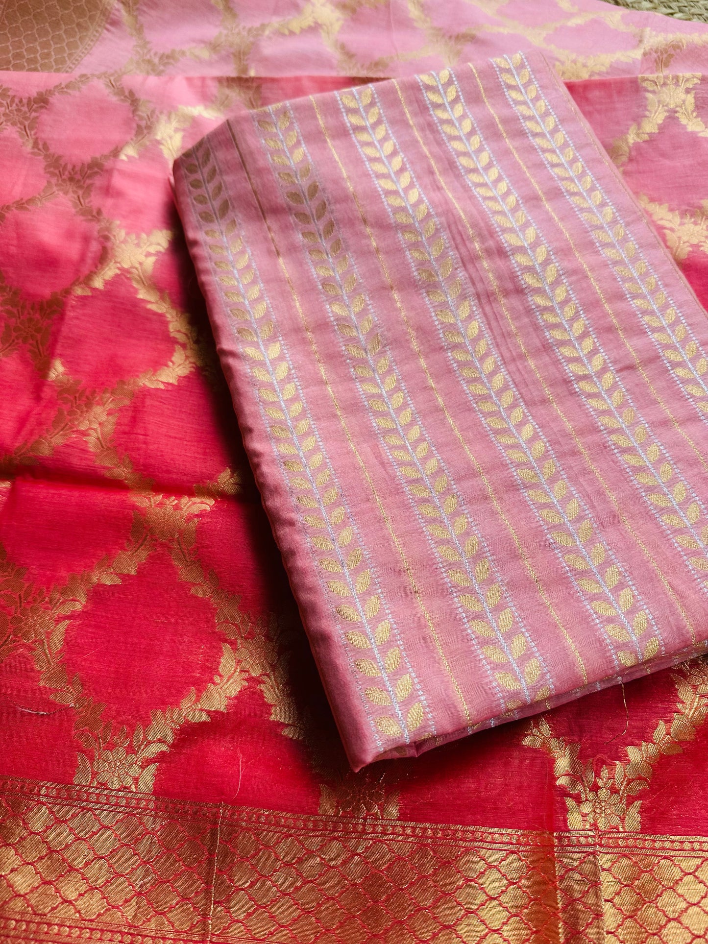Pink chanderi kurta, shaded pink dupatta, plain bottom