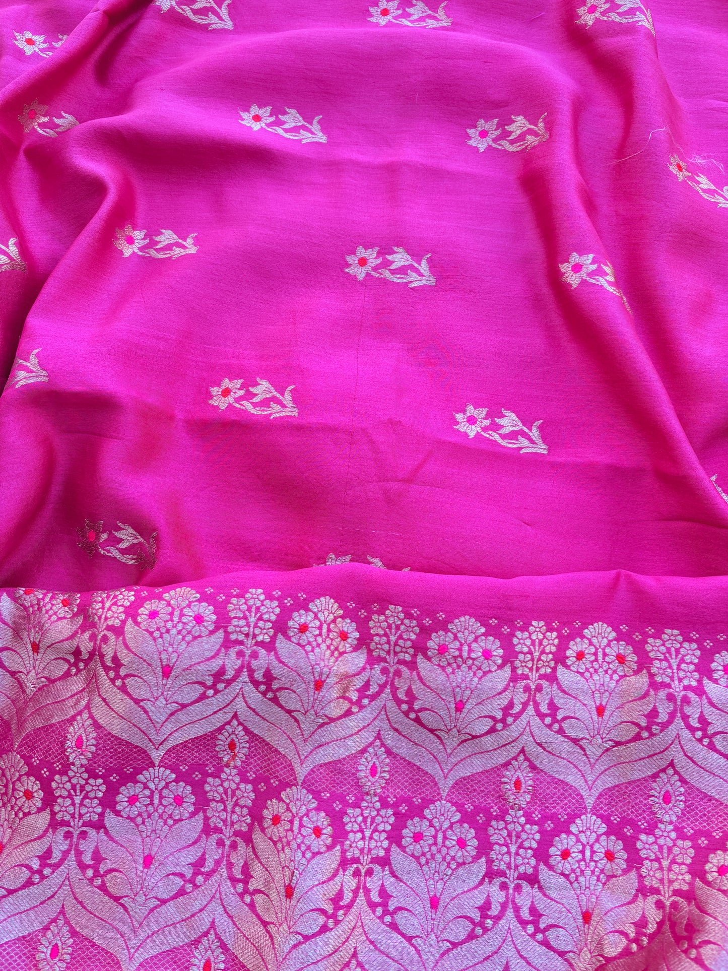 Pink Chiniya silk kadhwa figure design suit set