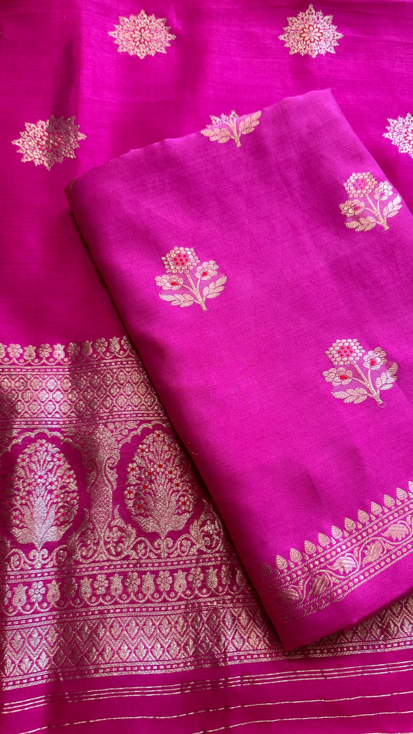 Pink meendar chiniya kurta, meendar dupatta, plain crepe bottom.