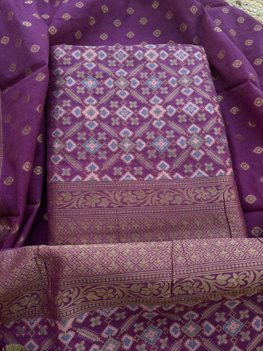 Magenta Gharchola weaving suit set