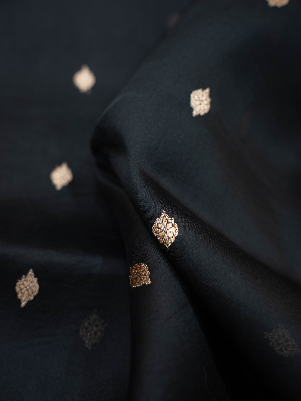 Black mango silk suit set