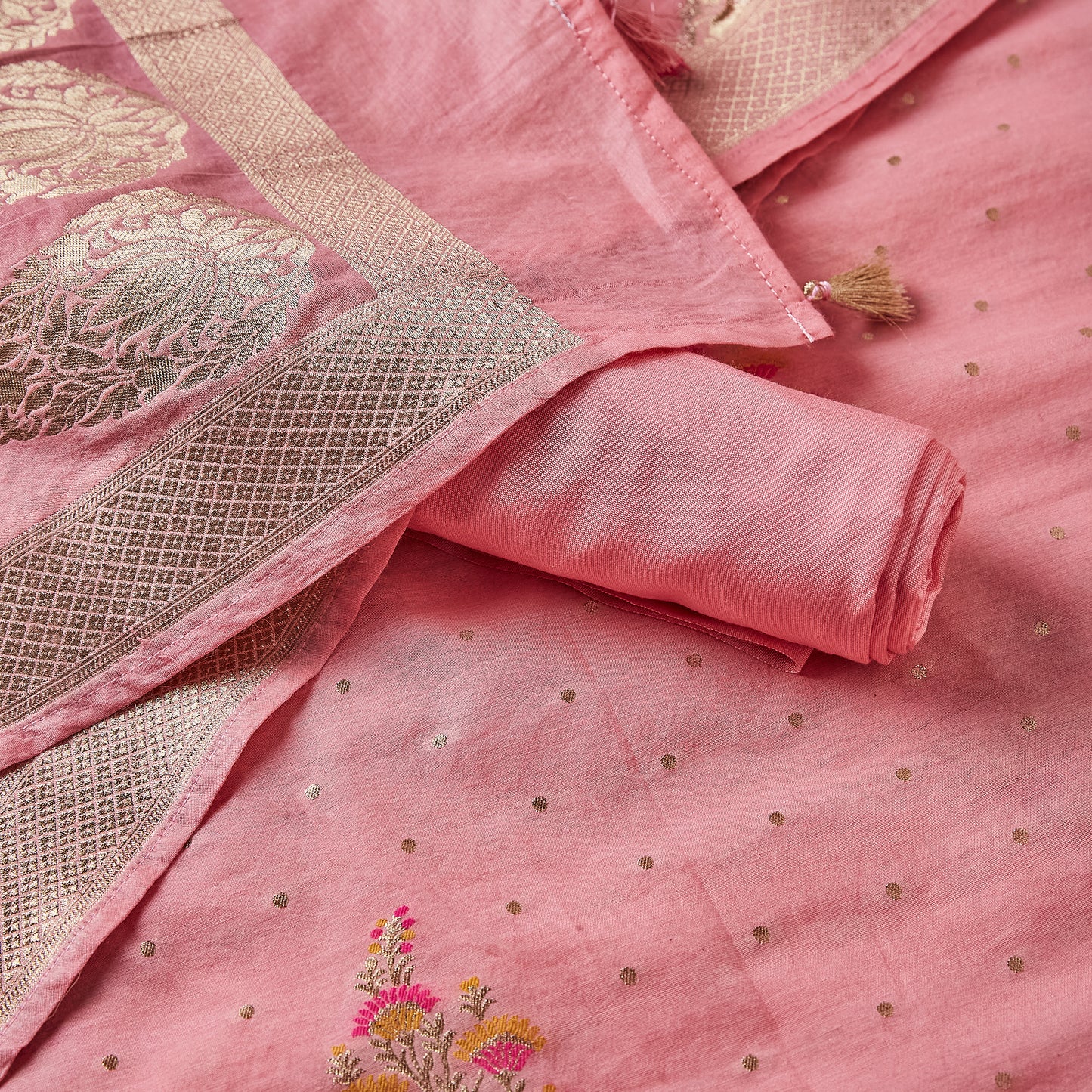 Pink Designer meenadar boti and gold zari border on kurta, single rangkat meenadar dupatta, plain bottom