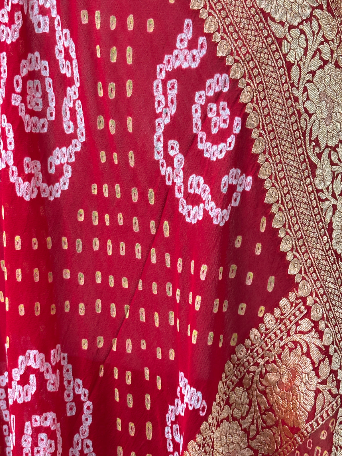 Red bandhani kadhwa border dupatta