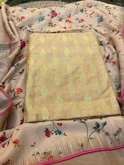 Beige kurta, digital print dupatta, plain bottom
