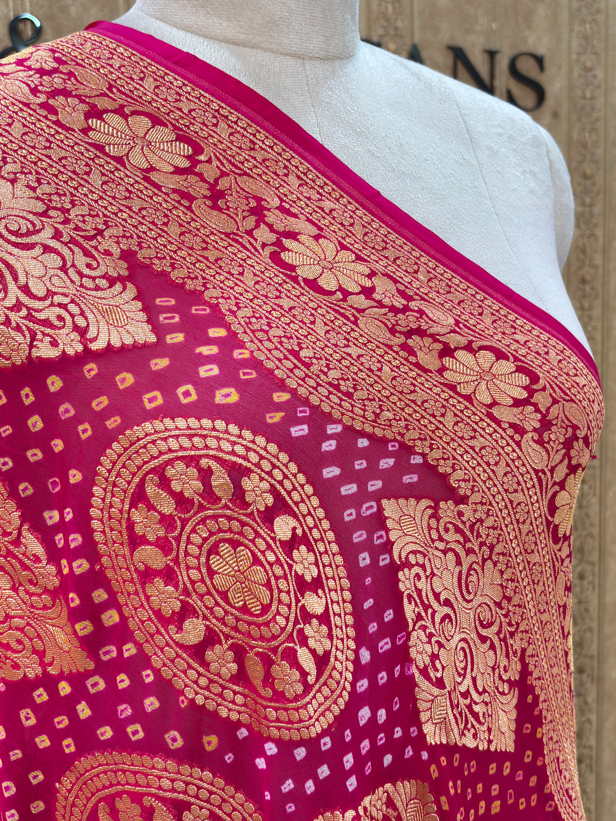 Pink bandhani dupatta