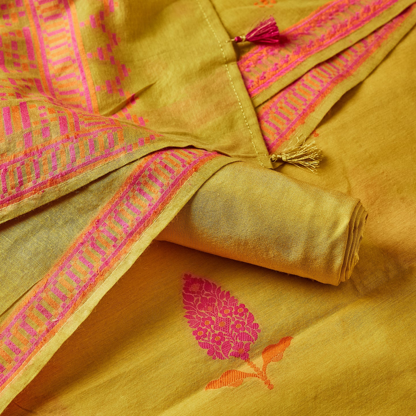 Mustard Beautiful Triangle flower weaving, full jaal weaving dupatta, plain bottom