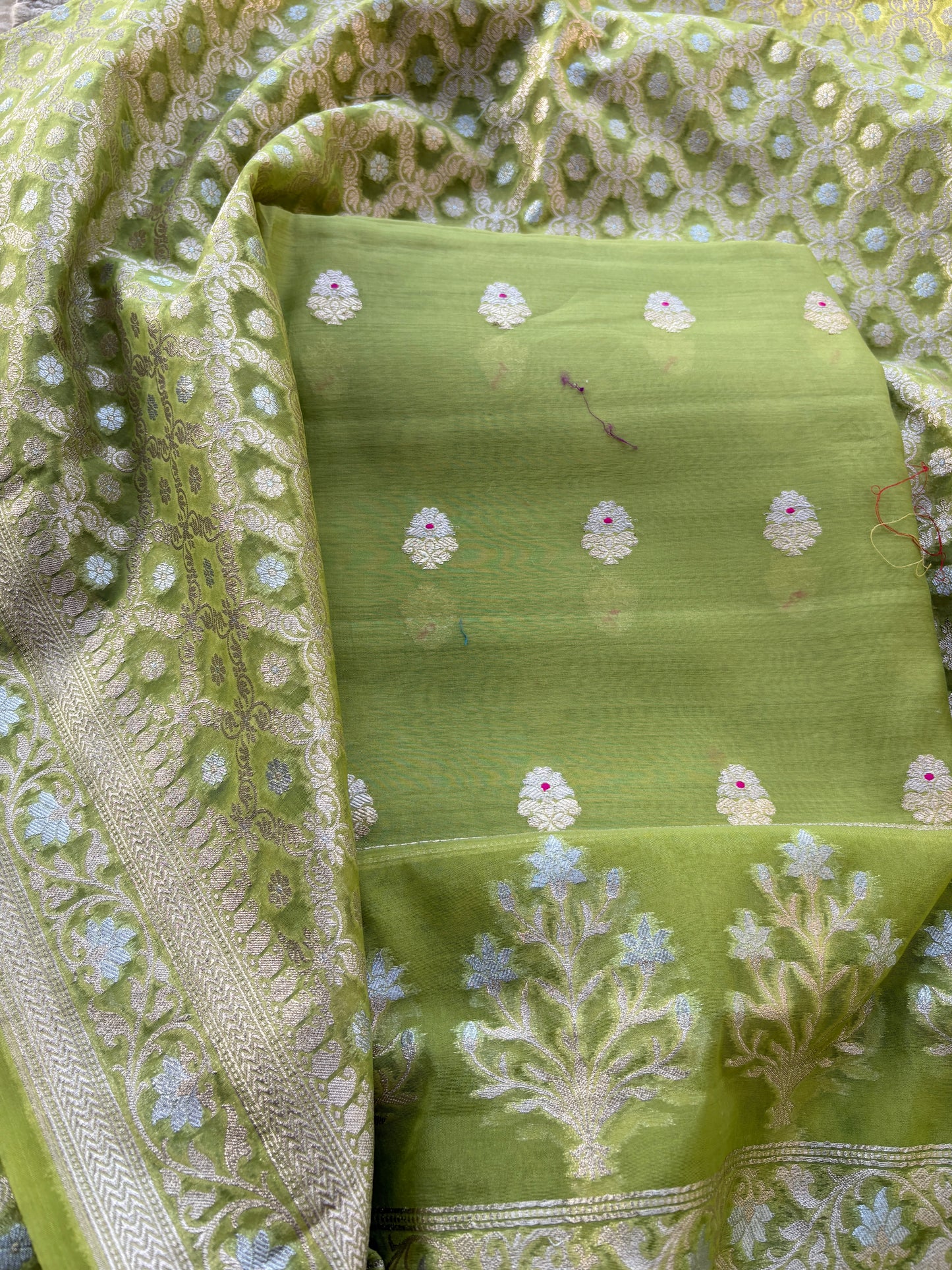 Green handloom silk with cutwork kora jaal dupatta