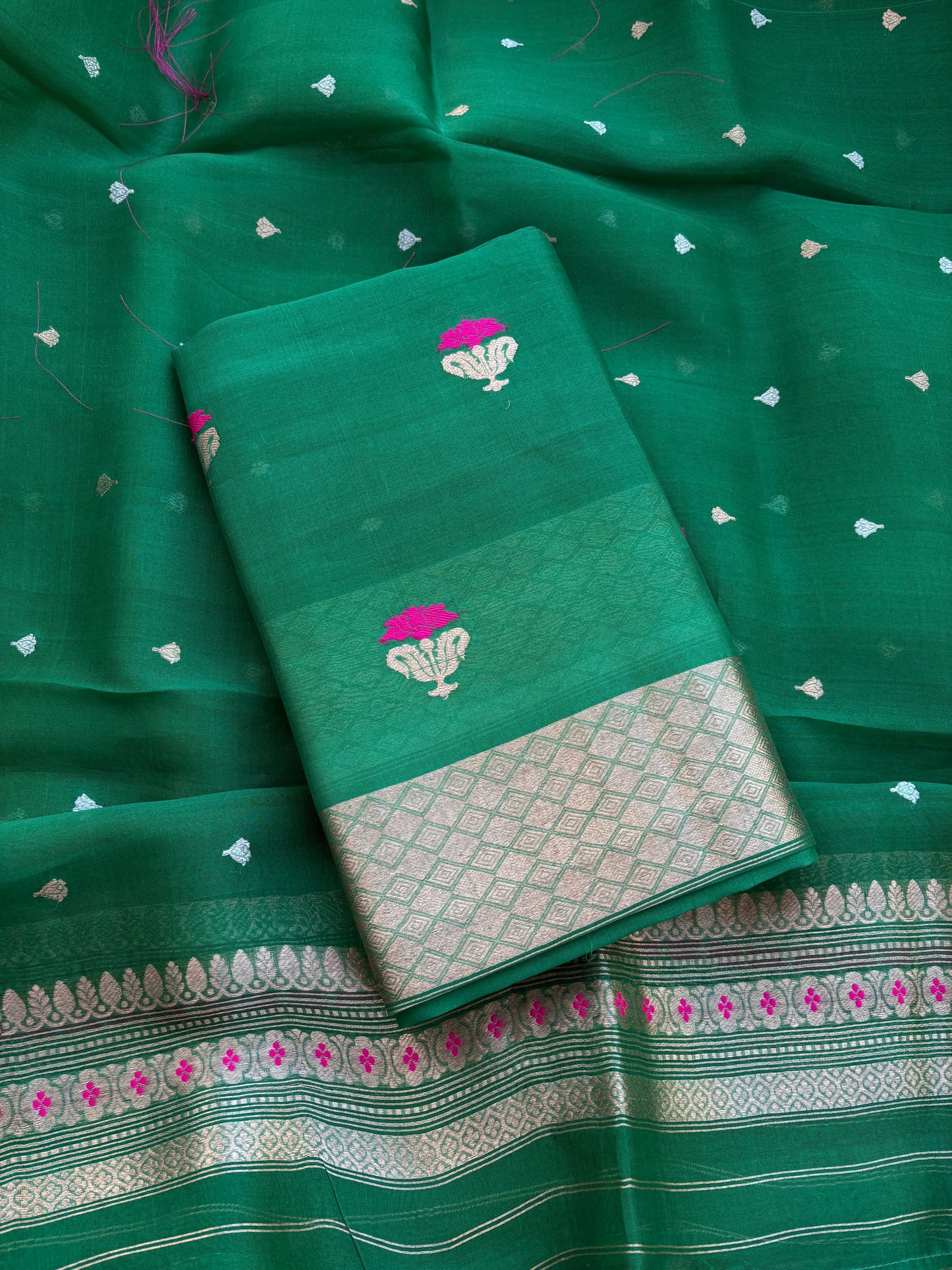 Green kora kadhwa silk suit  set