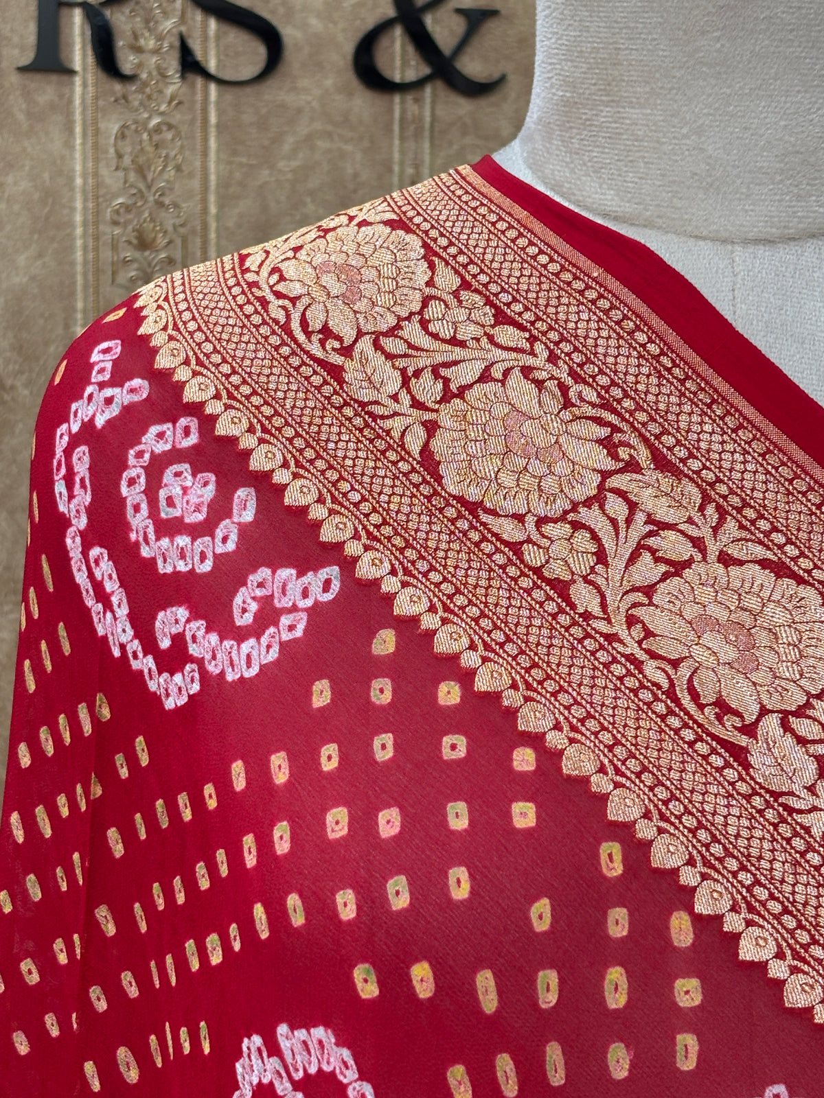 Red bandhani kadhwa border dupatta