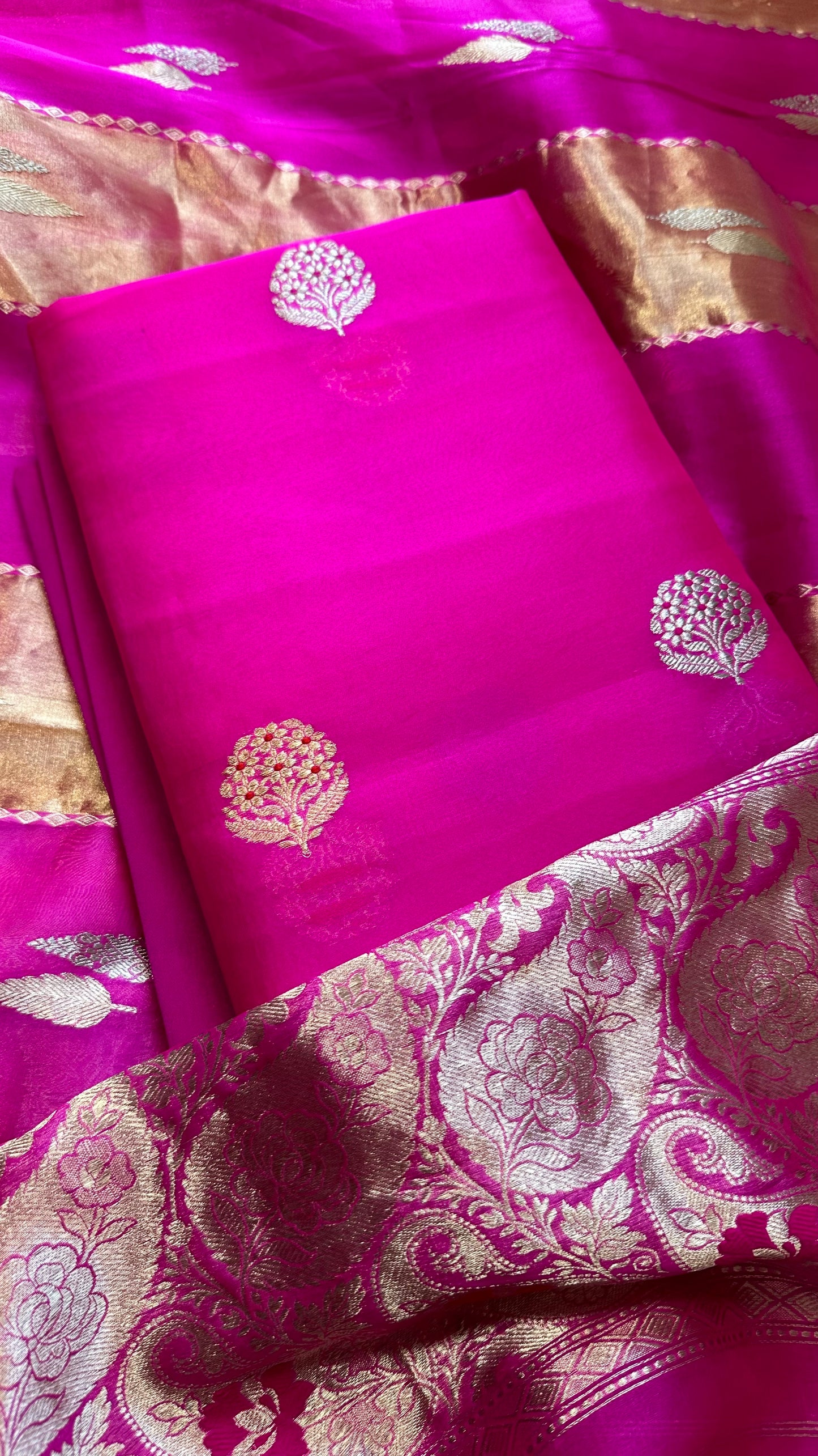 Pink kora silk sona Rupa booti kurta, kora tissue dupatta and plain crepe bottom