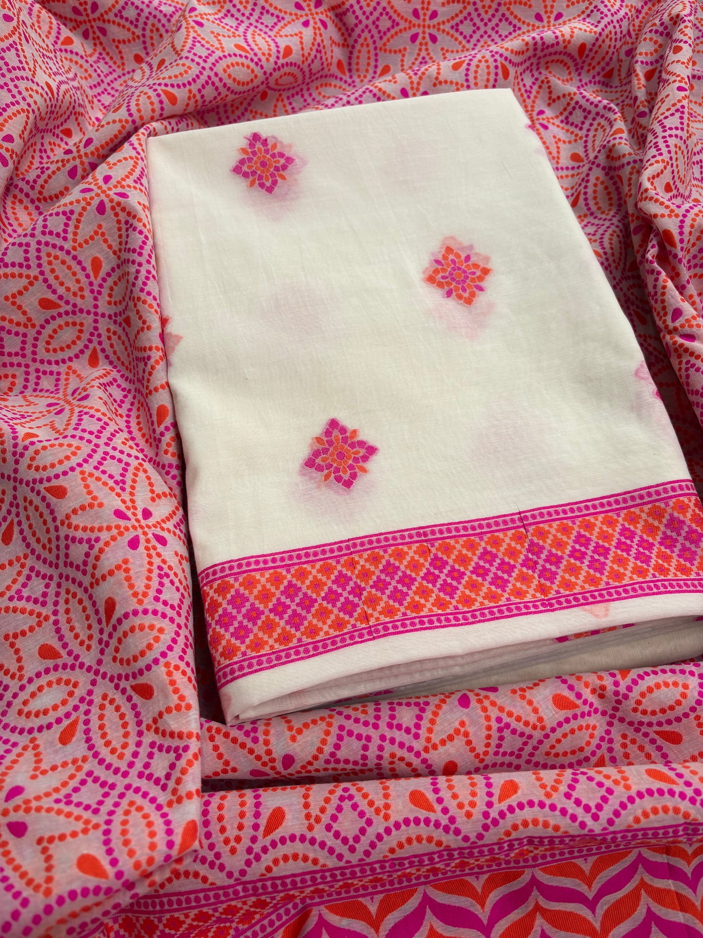 Rani pink weaving kurta,jaal weaving dupatta, plain bottom