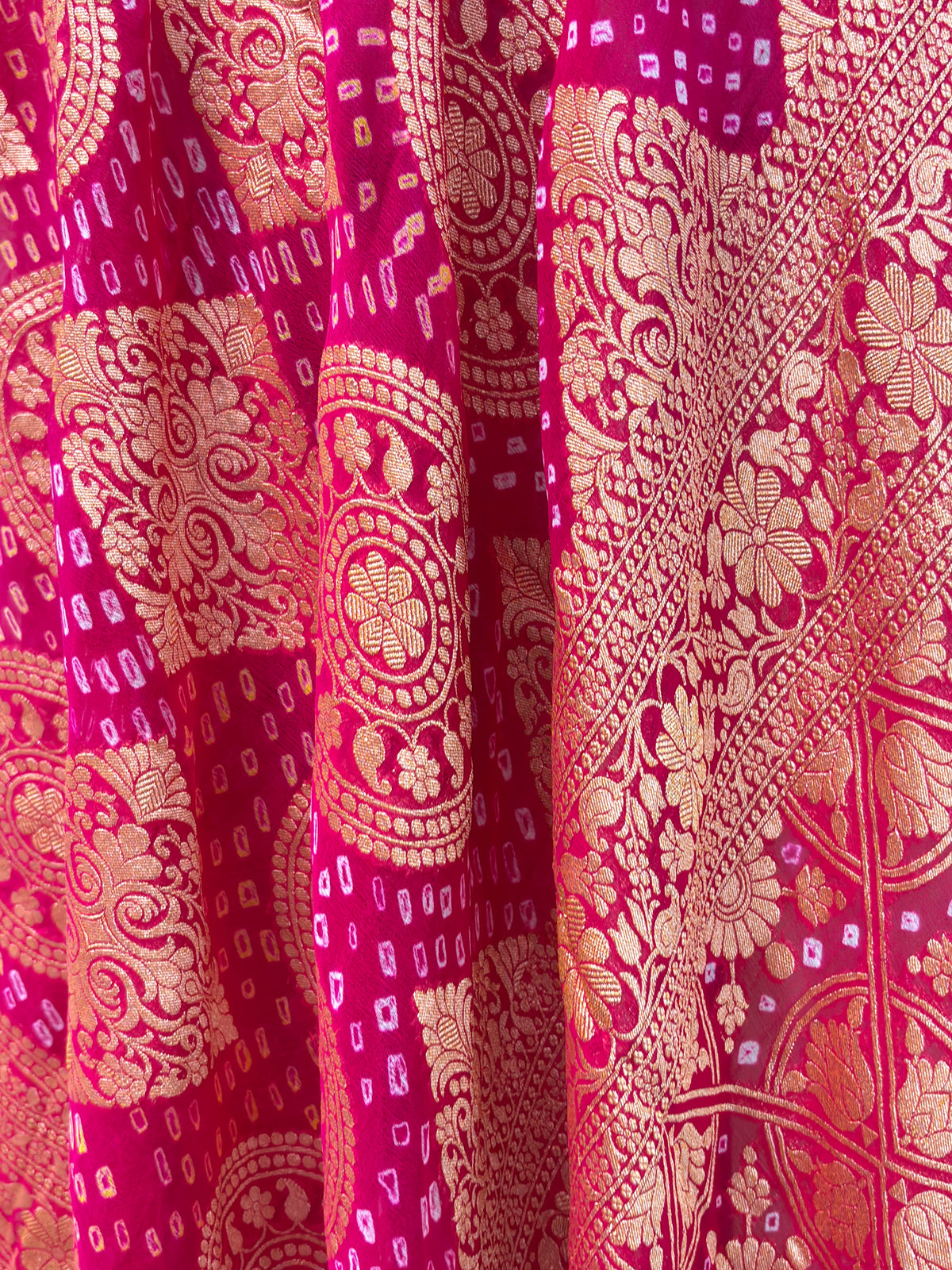 Pink bandhani dupatta
