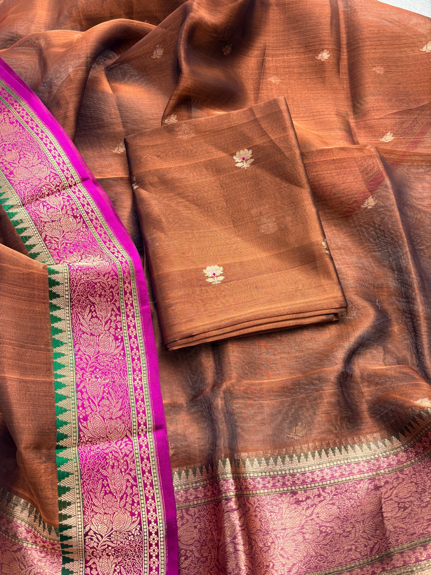 Rust kora tissue suit set