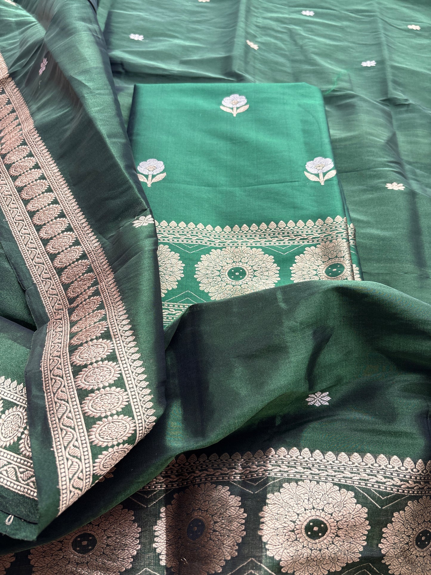 Green katan silk kurta , bottom and tissue kadhwa dupatta