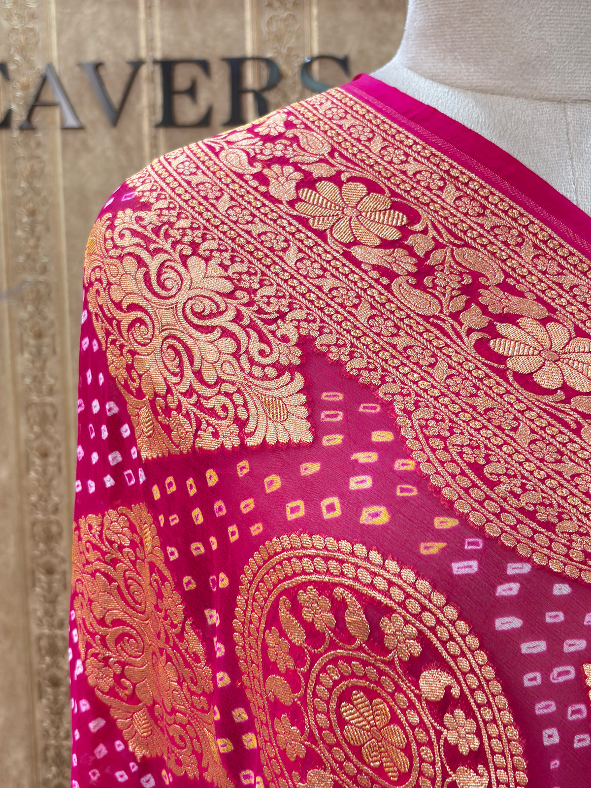 Pink bandhani dupatta