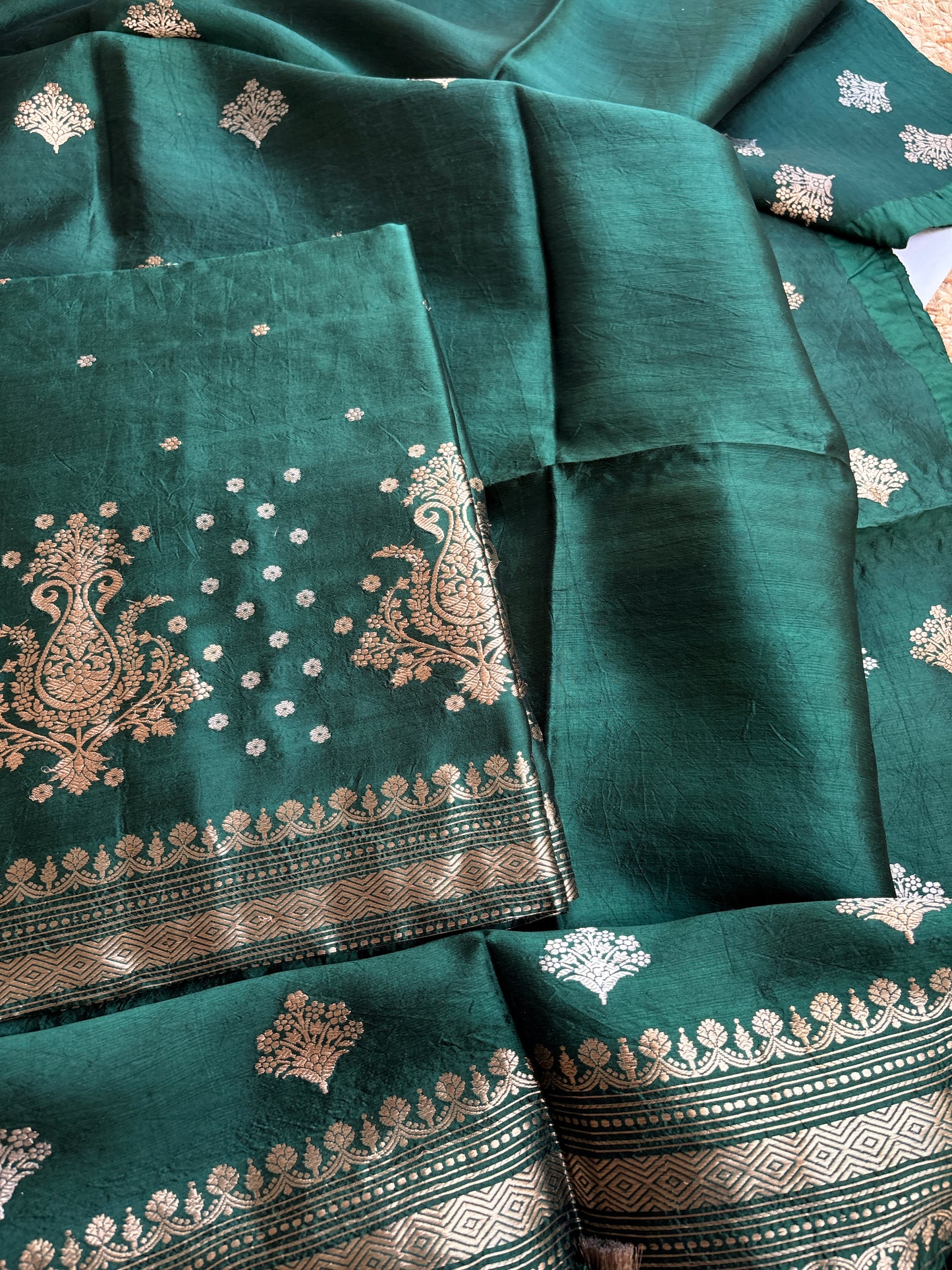 Green Chiniya silk kadhwa 3 piece suit set