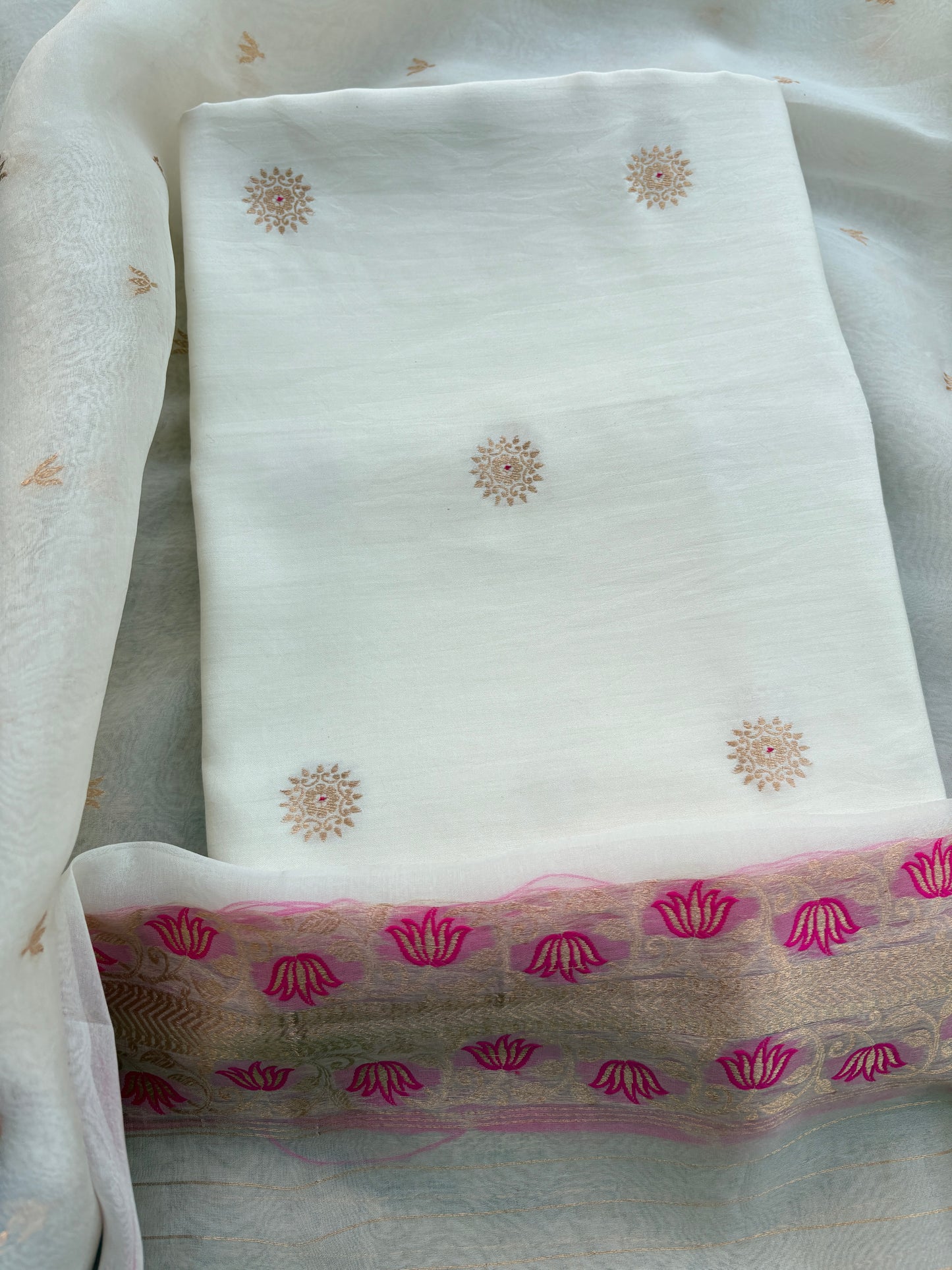 White Chiniya silk, kora kadhwa dupatta