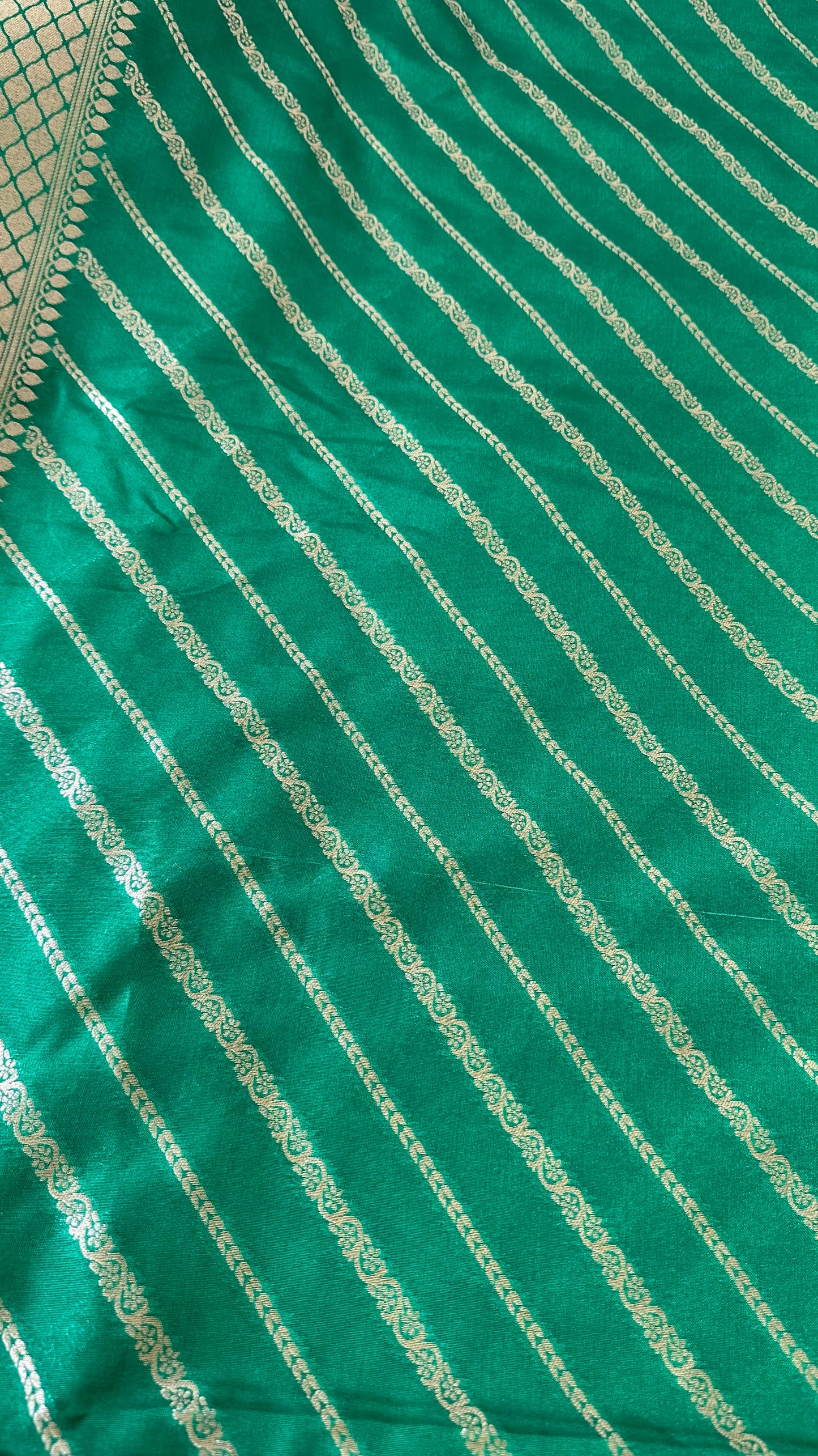 Green premium Banarasi silk dupatta