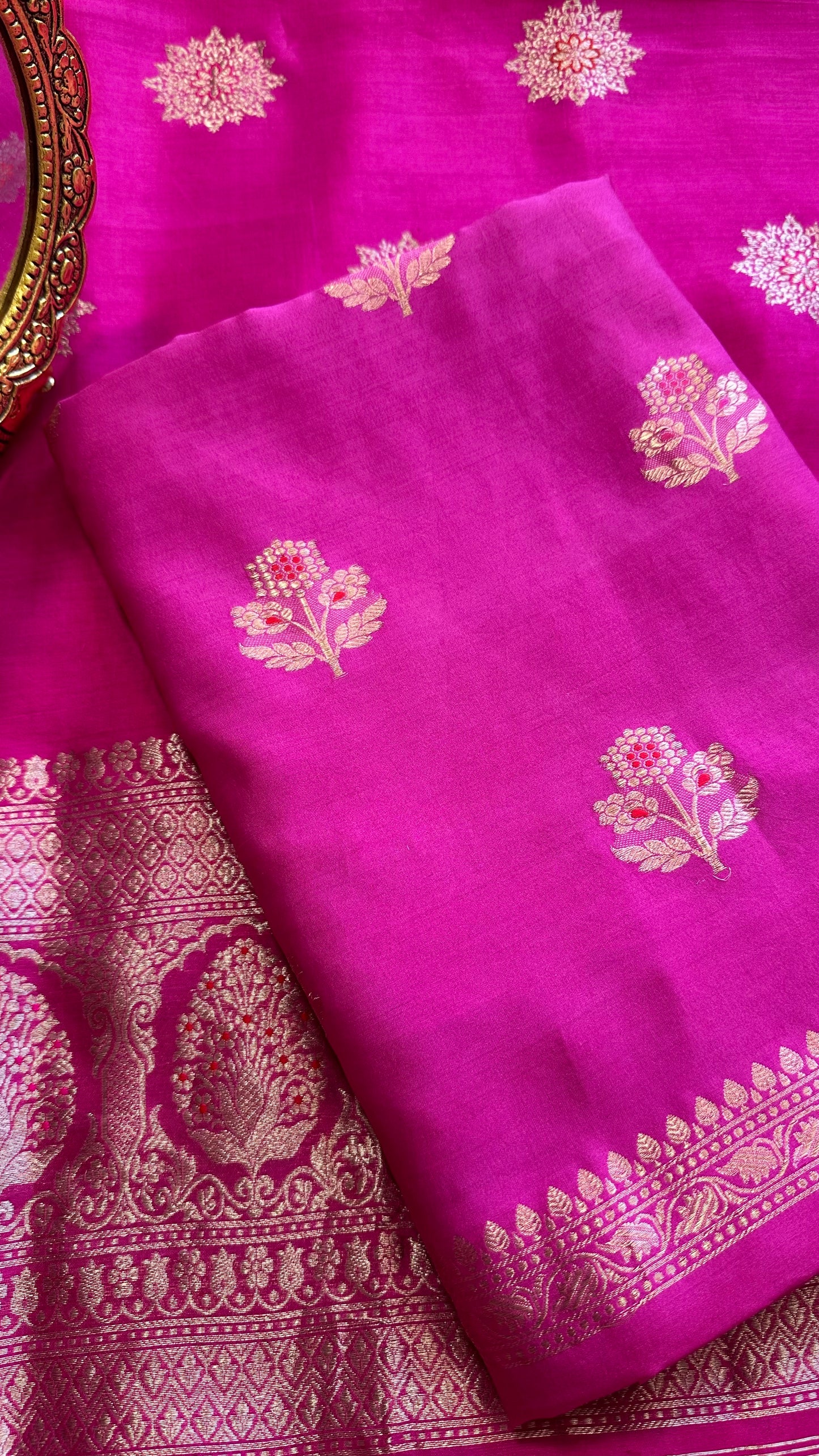 Pink meendar chiniya kurta, meendar dupatta, plain crepe bottom.