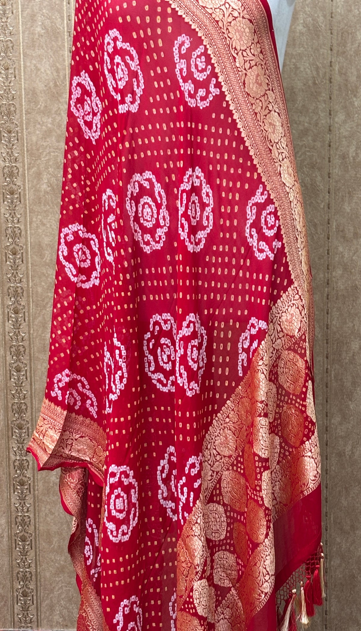 Red bandhani kadhwa border dupatta