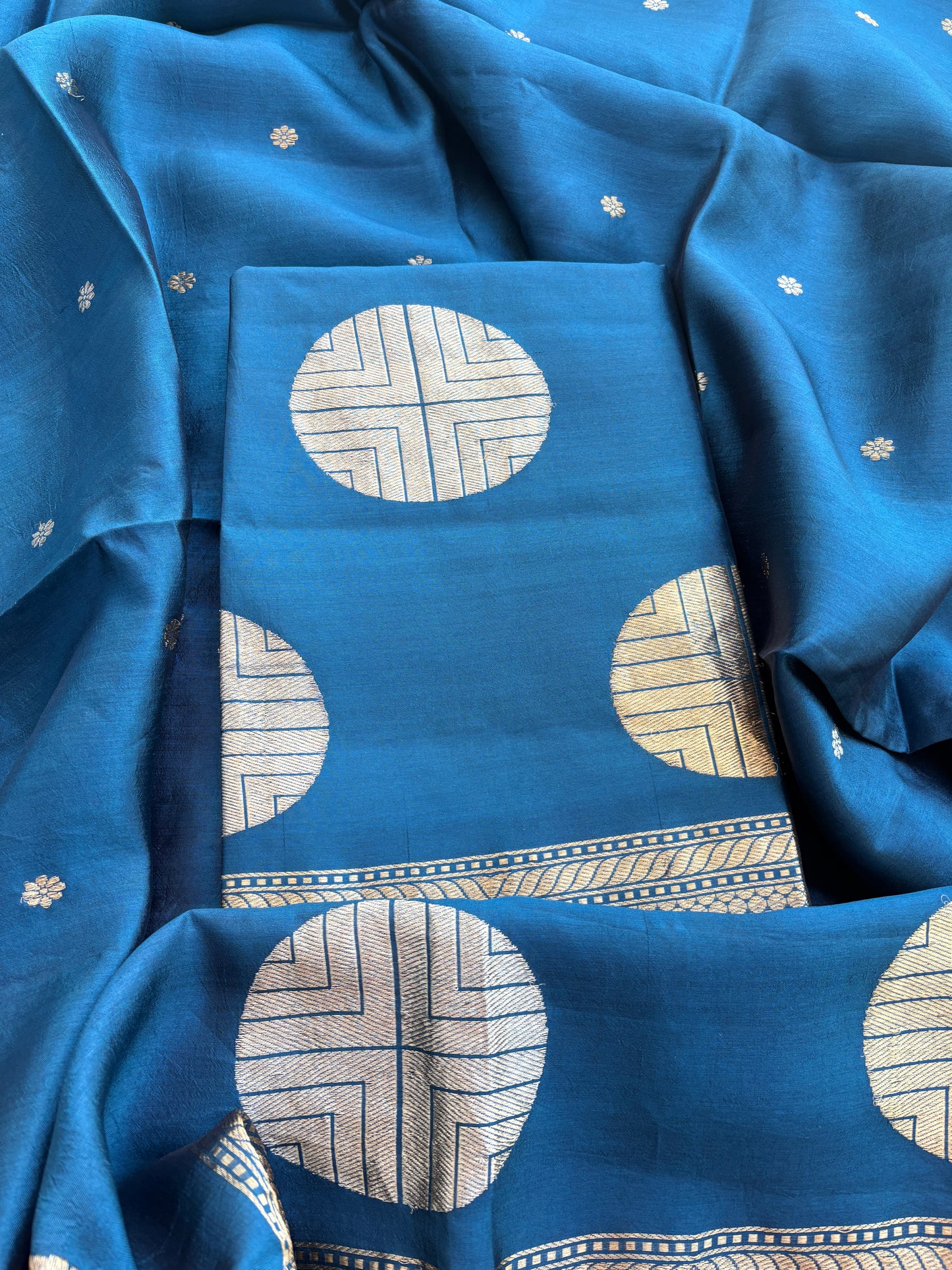 Blue circle design kadhwa suit set
