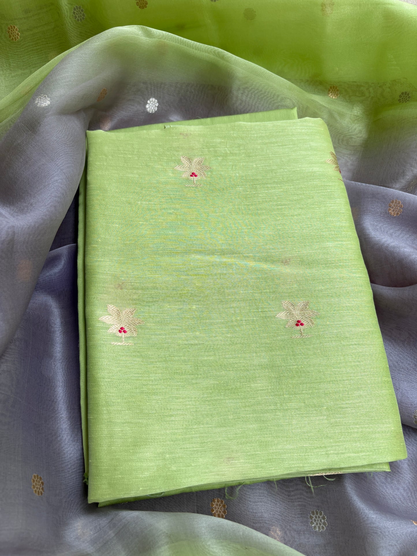 Green linen silk kurta, kora silk dupatta, plain bottom