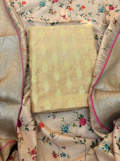 Beige kurta, digital print dupatta, plain bottom