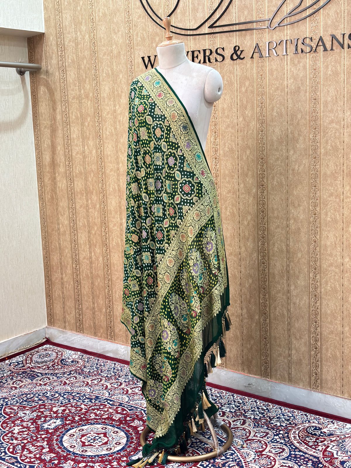 Green bandhani dupatta with meenakari work