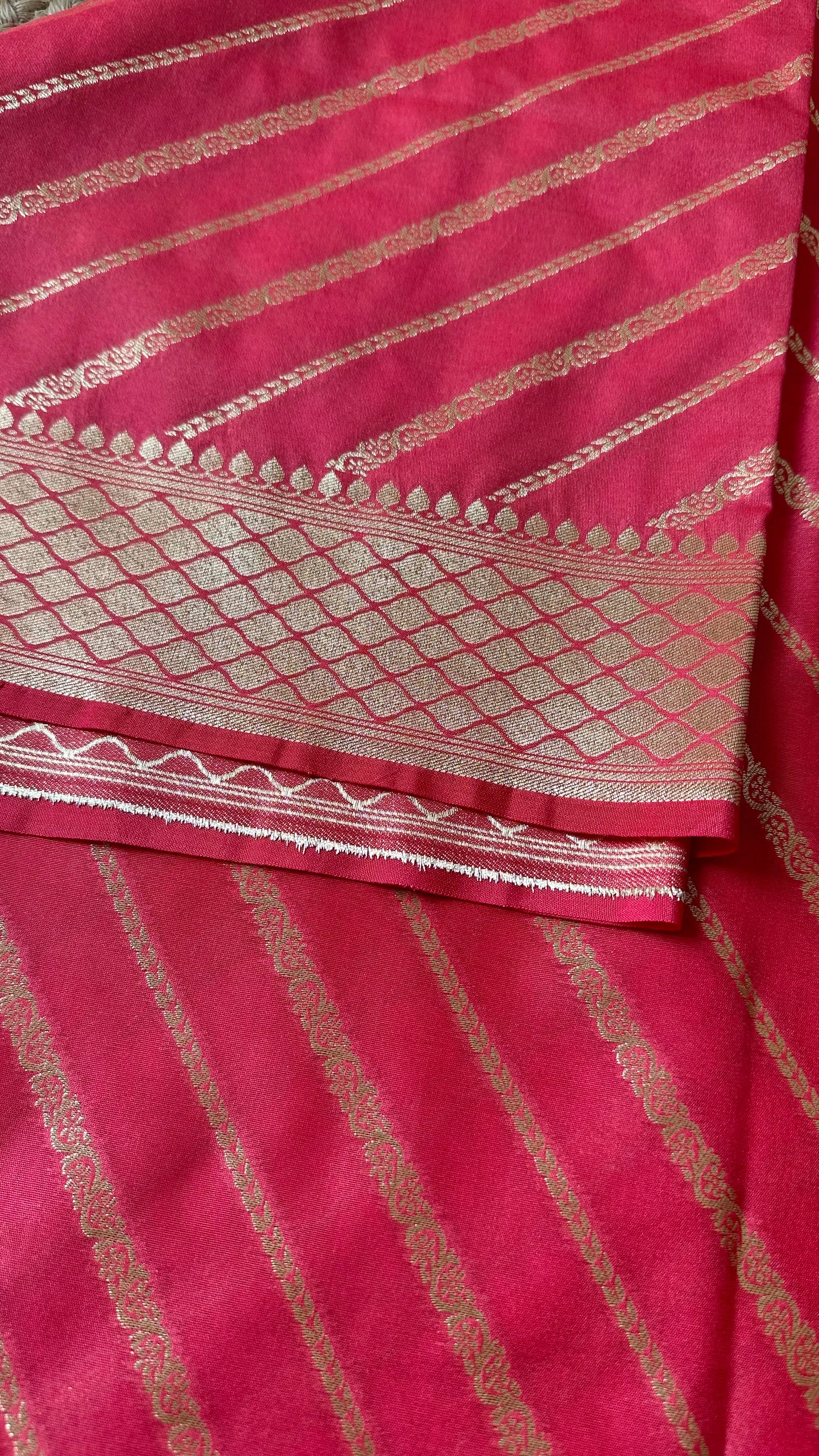 Dull red premium Banarasi silk dupatta