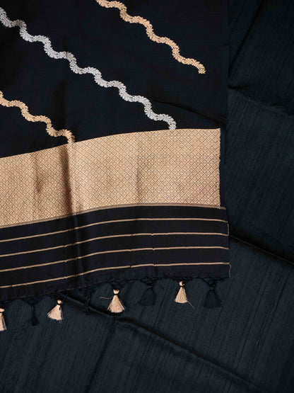 Black raw silk suit set with kadhwa Sona Rupa dupatta